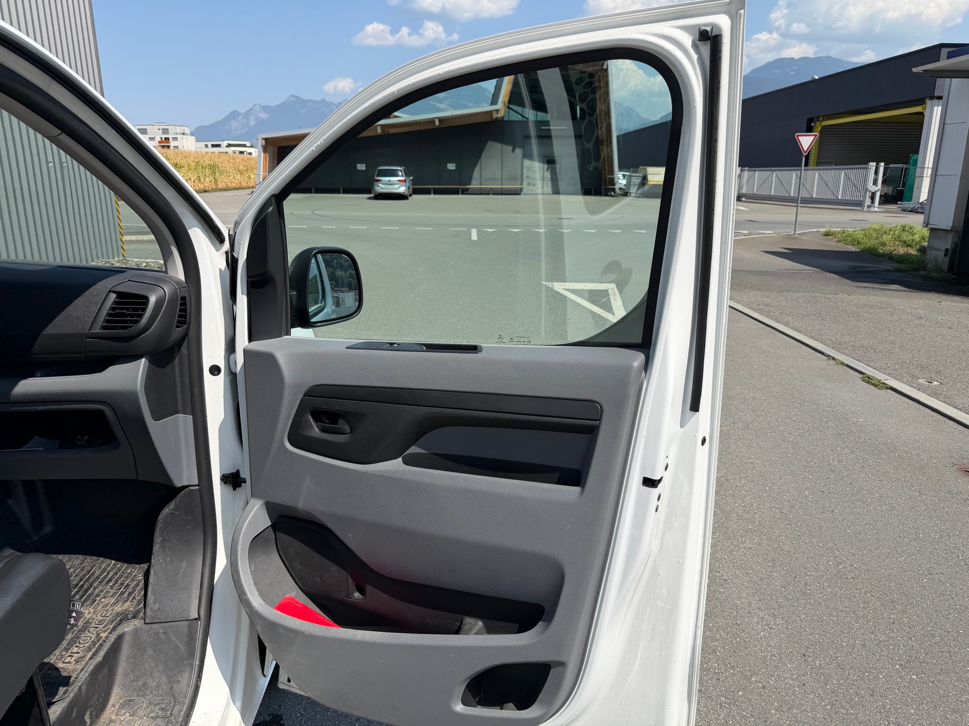 TOYOTA Proace EV 50kWh Medium Active CHARGE 1503 KG-image-37