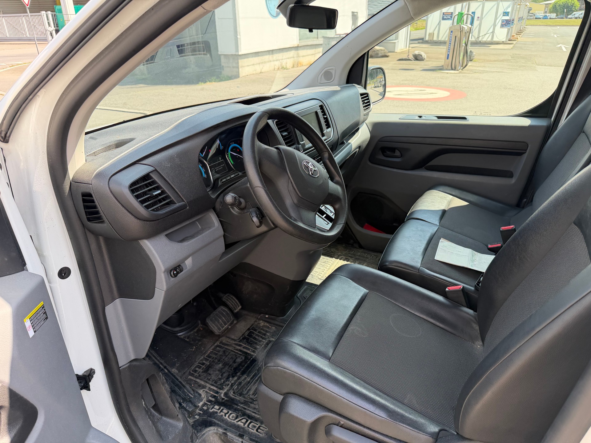 TOYOTA Proace EV 50kWh Medium Active CHARGE 1503 KG-image-34