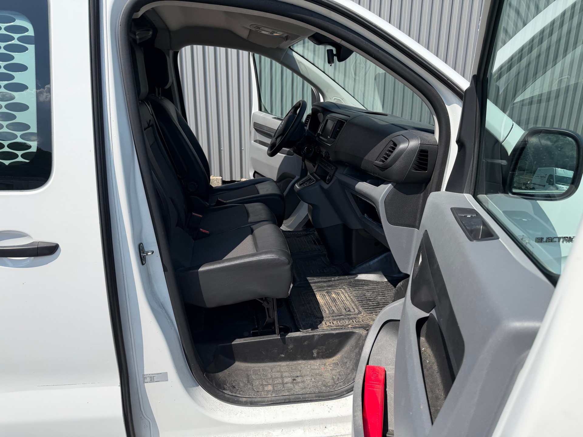 TOYOTA Proace EV 50kWh Medium Active CHARGE 1503 KG-image-40