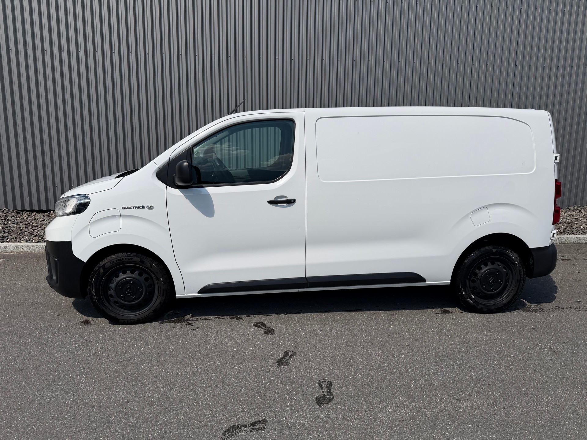 TOYOTA Proace EV 50kWh Medium Active CHARGE 1503 KG-showroom-element-3
