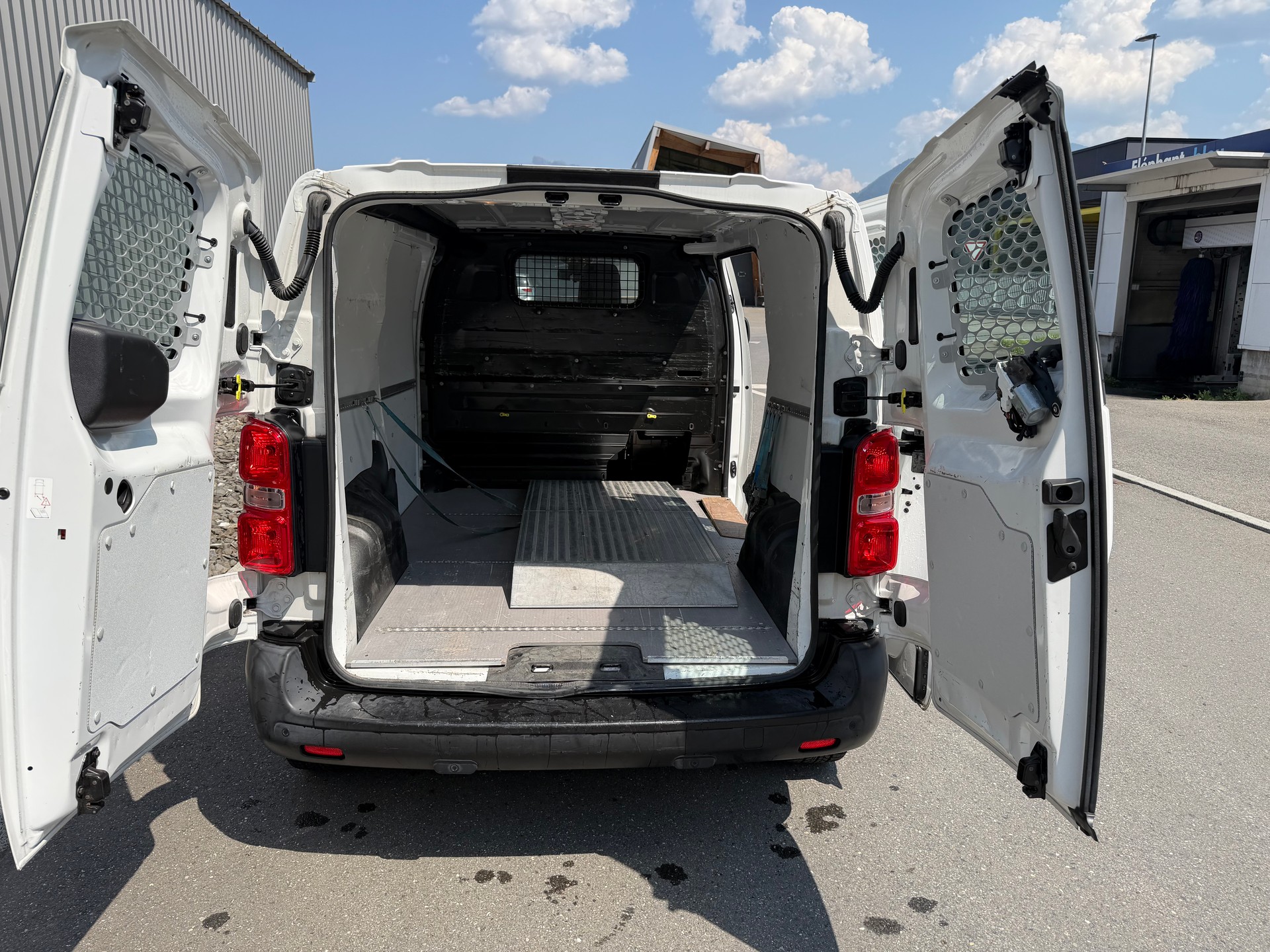 TOYOTA Proace EV 50kWh Medium Active CHARGE 1503 KG-image-17