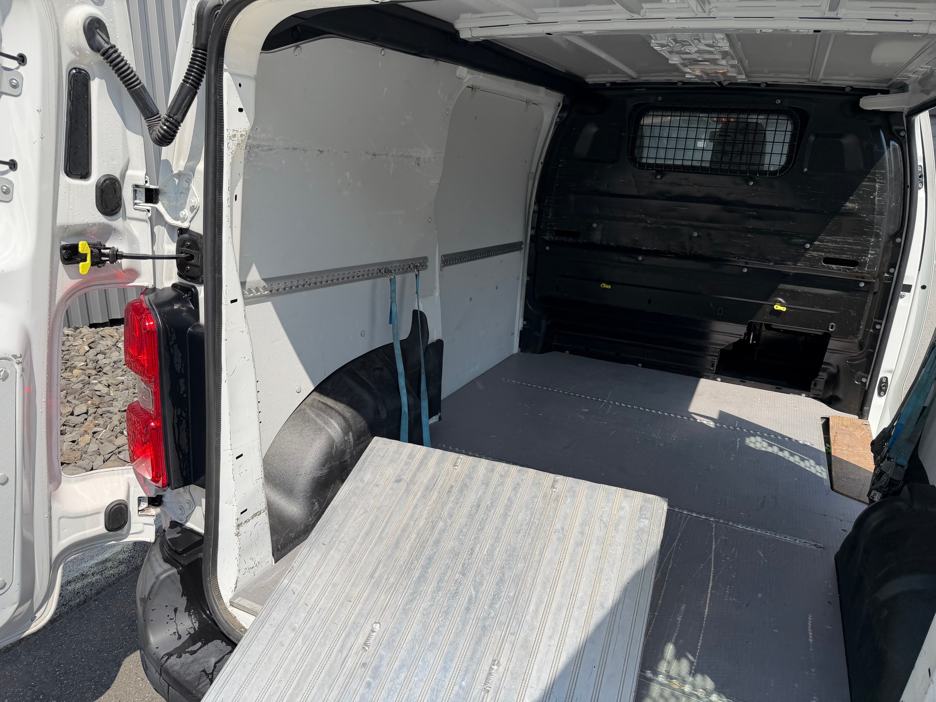 TOYOTA Proace EV 50kWh Medium Active CHARGE 1503 KG-image-16