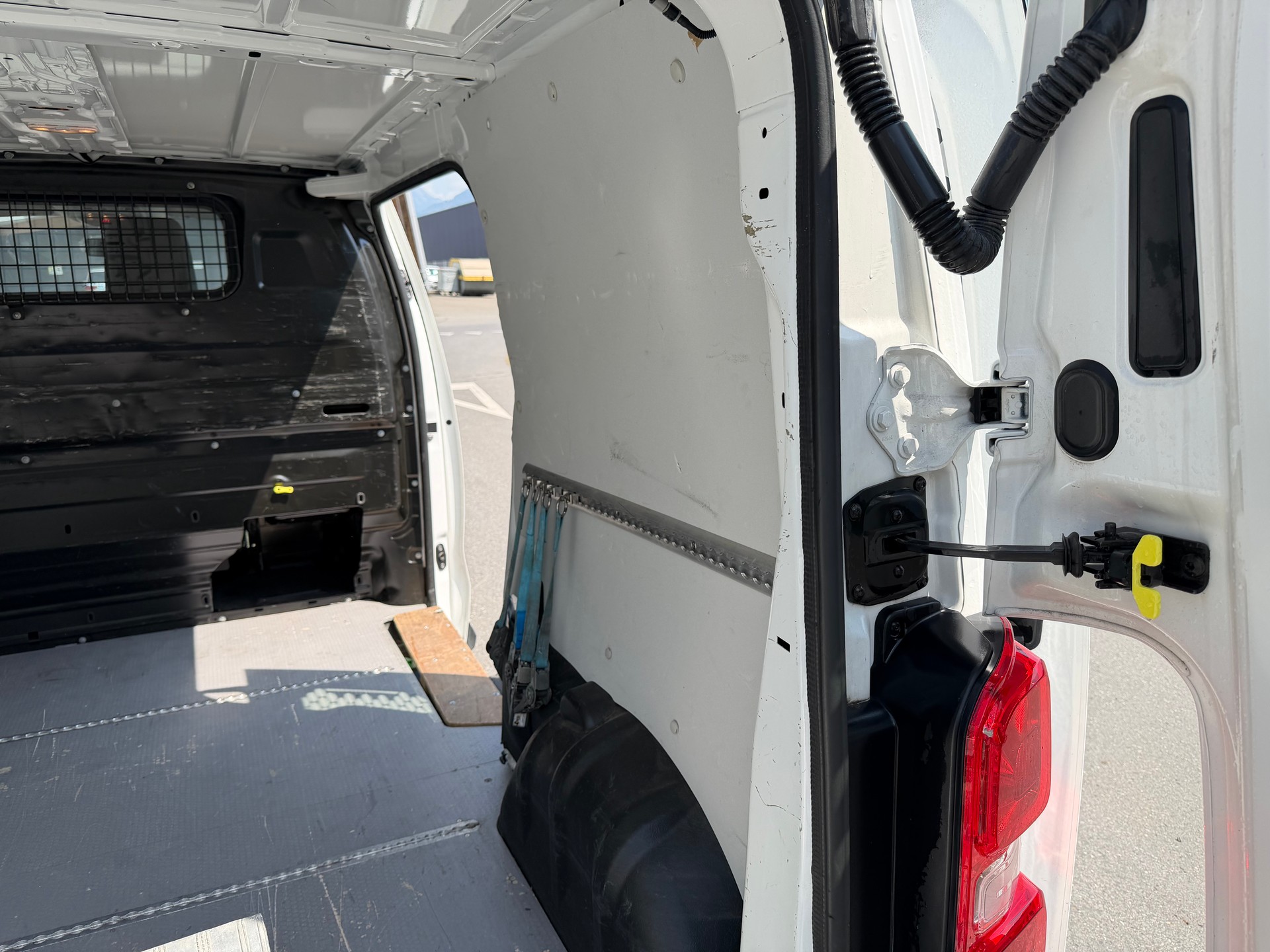 TOYOTA Proace EV 50kWh Medium Active CHARGE 1503 KG-image-19