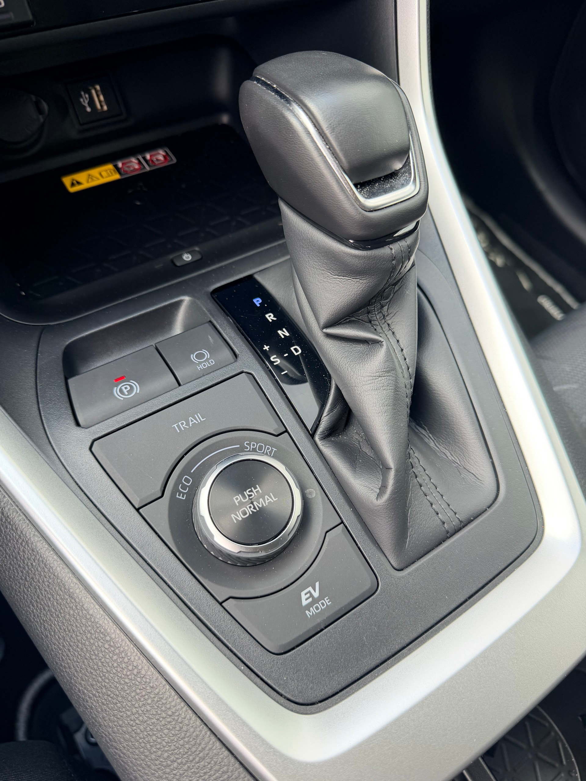 TOYOTA RAV-4 2.5 HSD Trend e-CVT 4WD-image-17