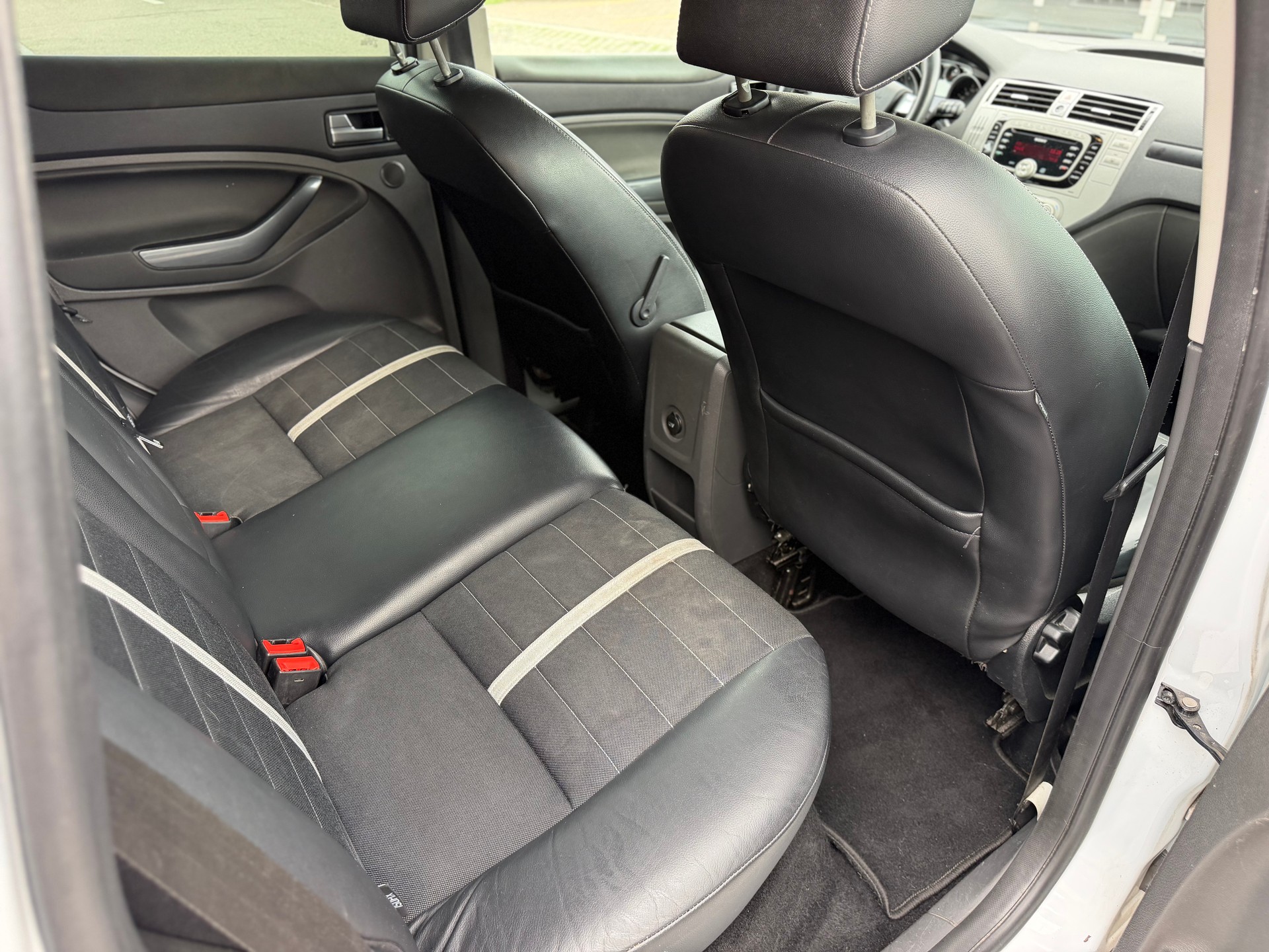 FORD Kuga 2.5 Turbo Titanium 4WD Automatic-image-11