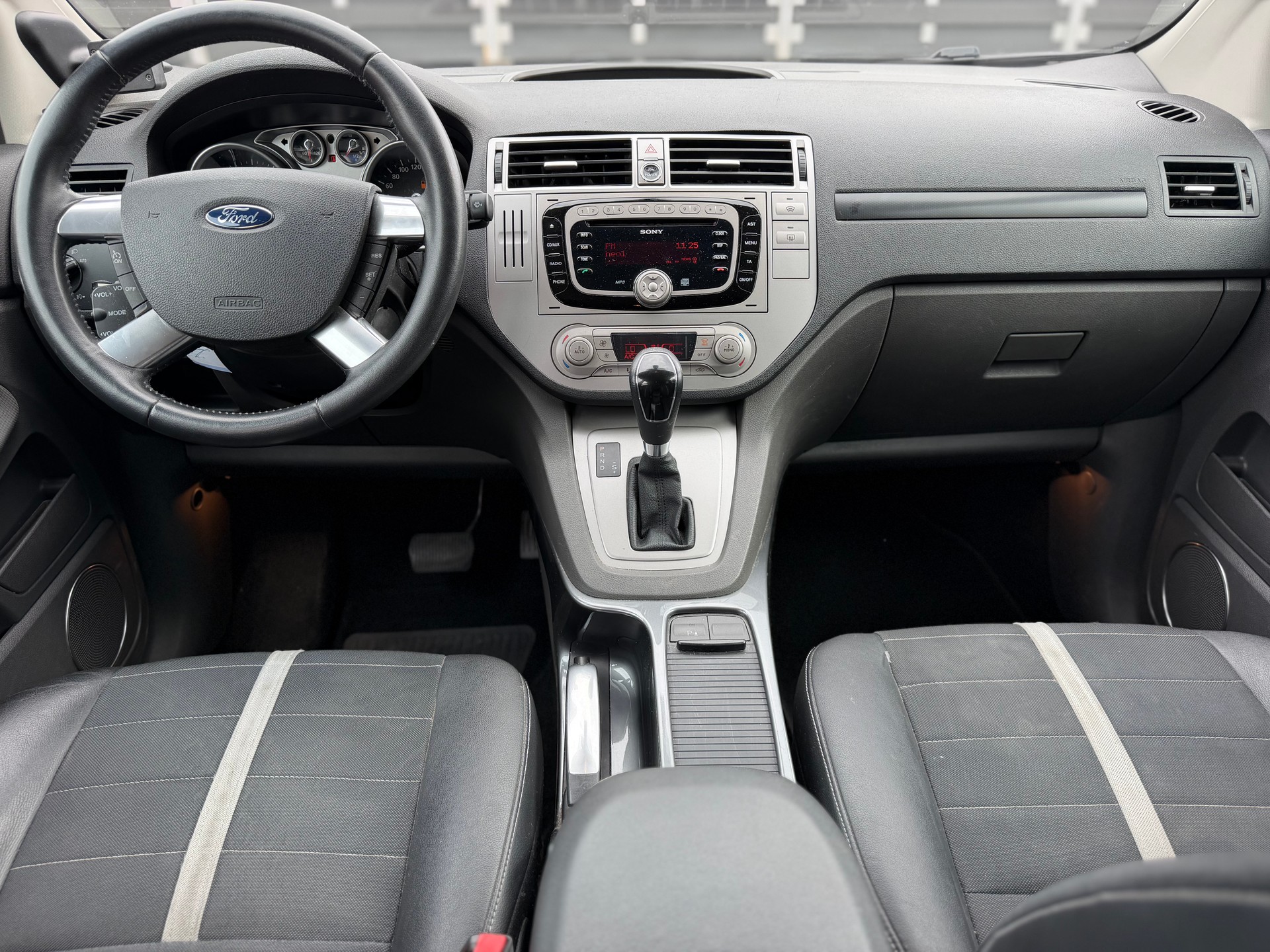 FORD Kuga 2.5 Turbo Titanium 4WD Automatic-image-6