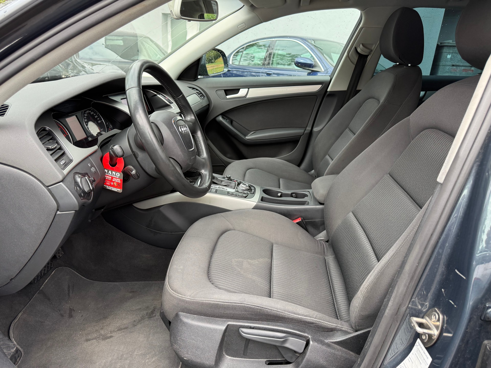 AUDI A4 Limousine 2.0 TFSI multitronic-image-6
