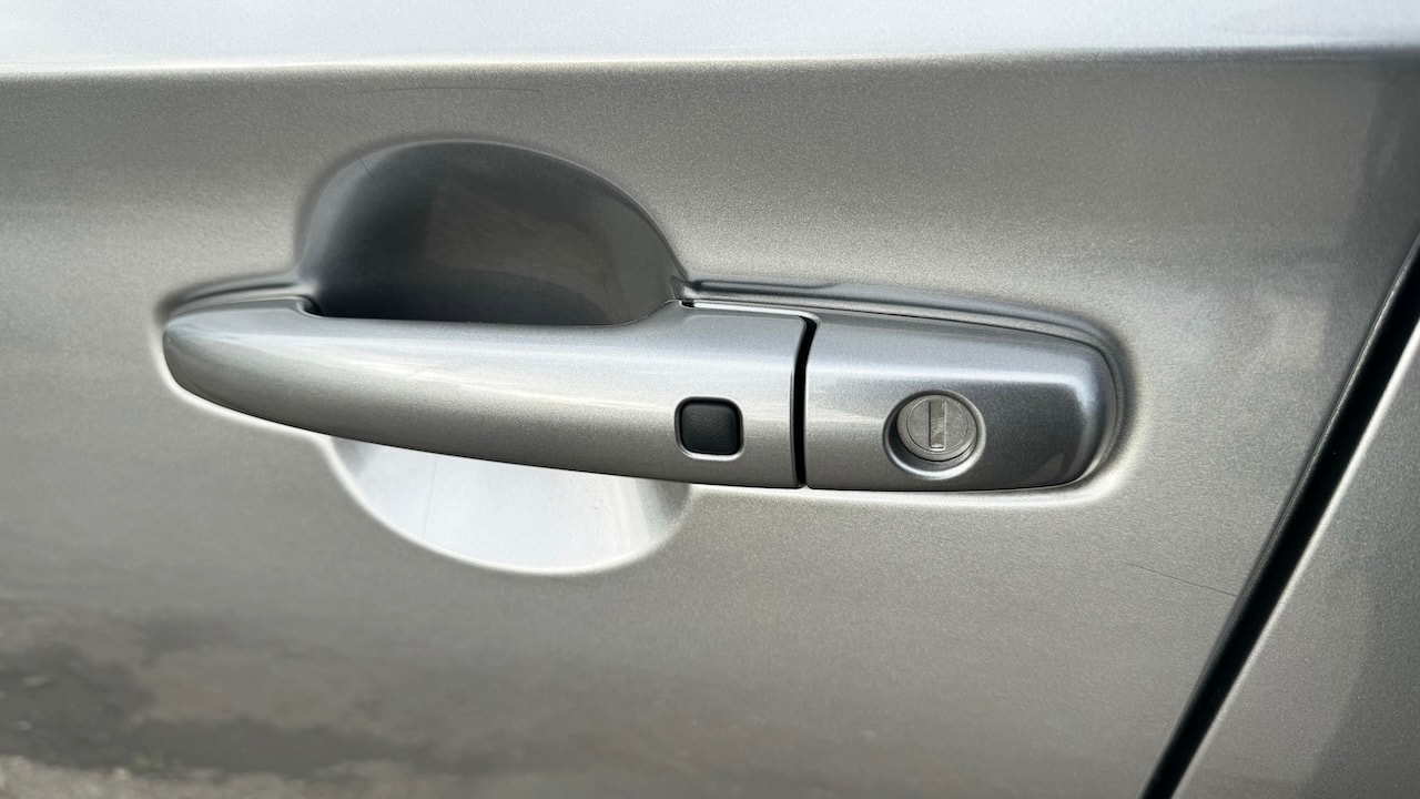 SUZUKI NEW SWIFT 1.2 COMPACT+ HYBRID 4X4-image-11
