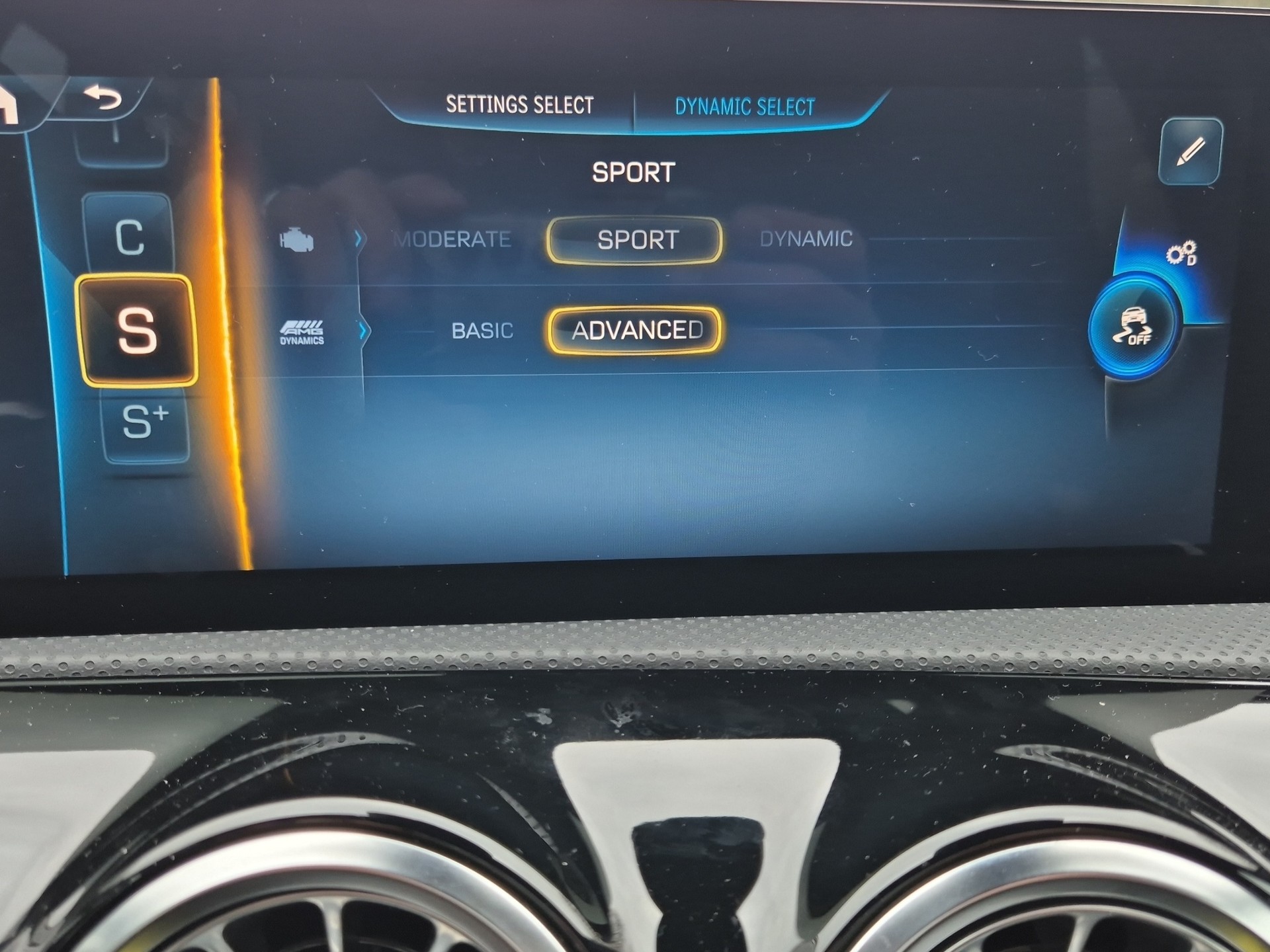 MERCEDES-BENZ A AMG 35 4Matic 8G-DCT-image-22
