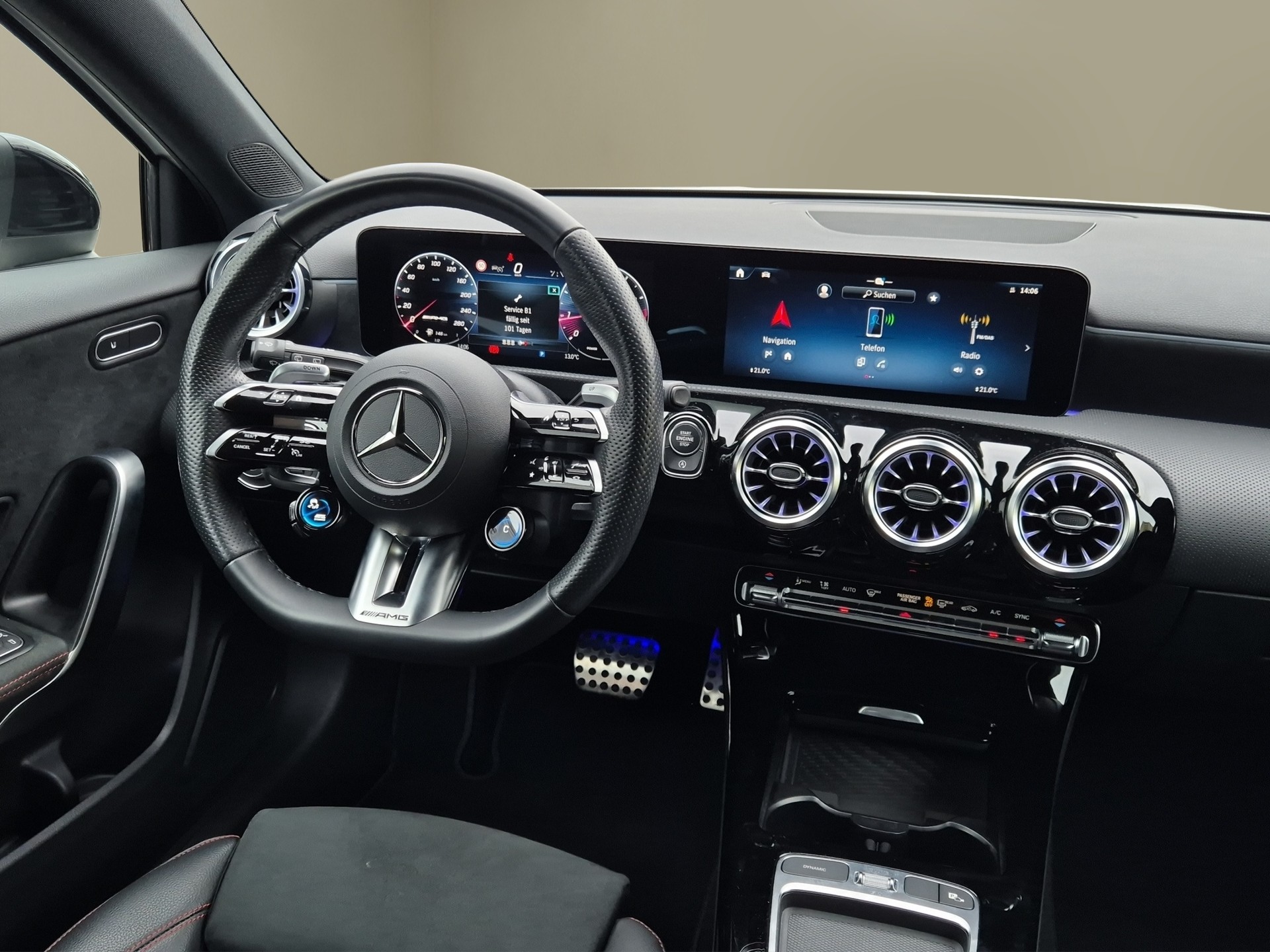 MERCEDES-BENZ A AMG 35 4Matic 8G-DCT-image-15
