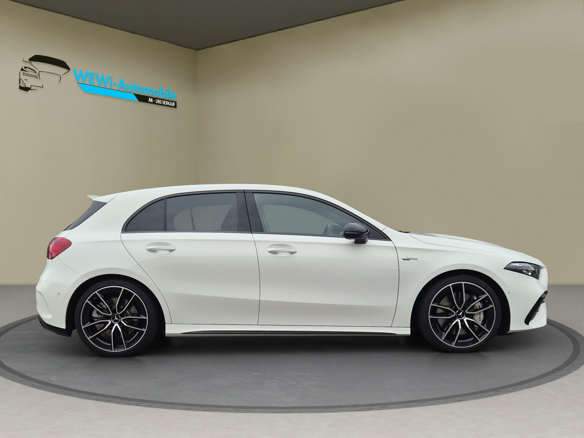 MERCEDES-BENZ A AMG 35 4Matic 8G-DCT-image-5
