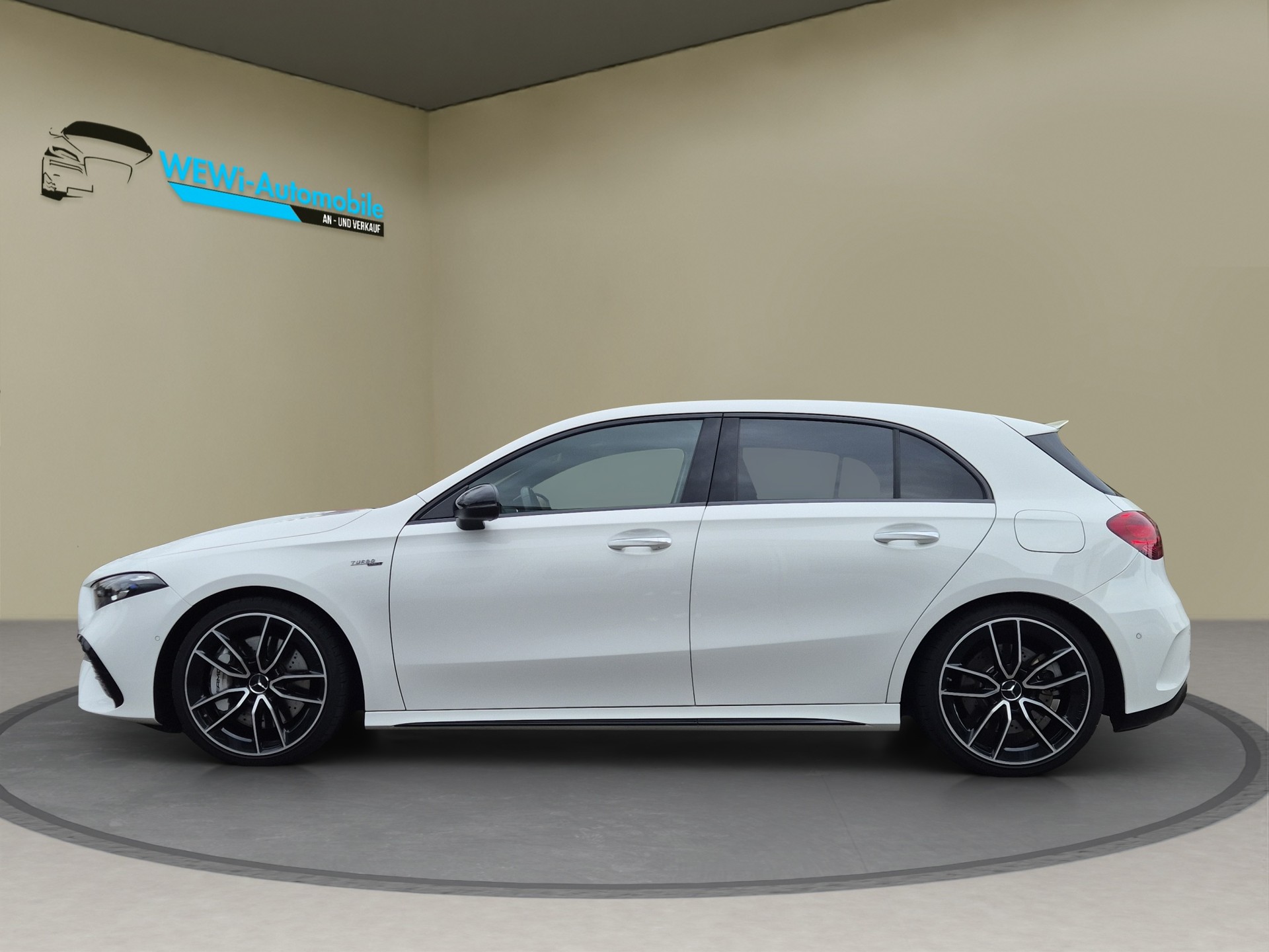 MERCEDES-BENZ A AMG 35 4Matic 8G-DCT-image-1