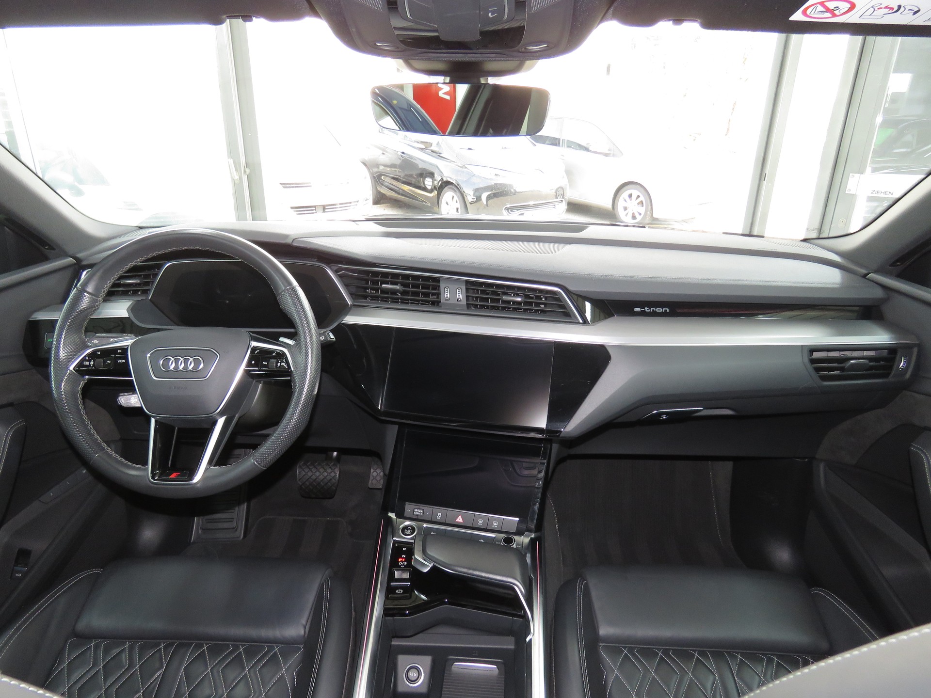AUDI e-tron 50 S Line Attraction Quattro Automat-image-13