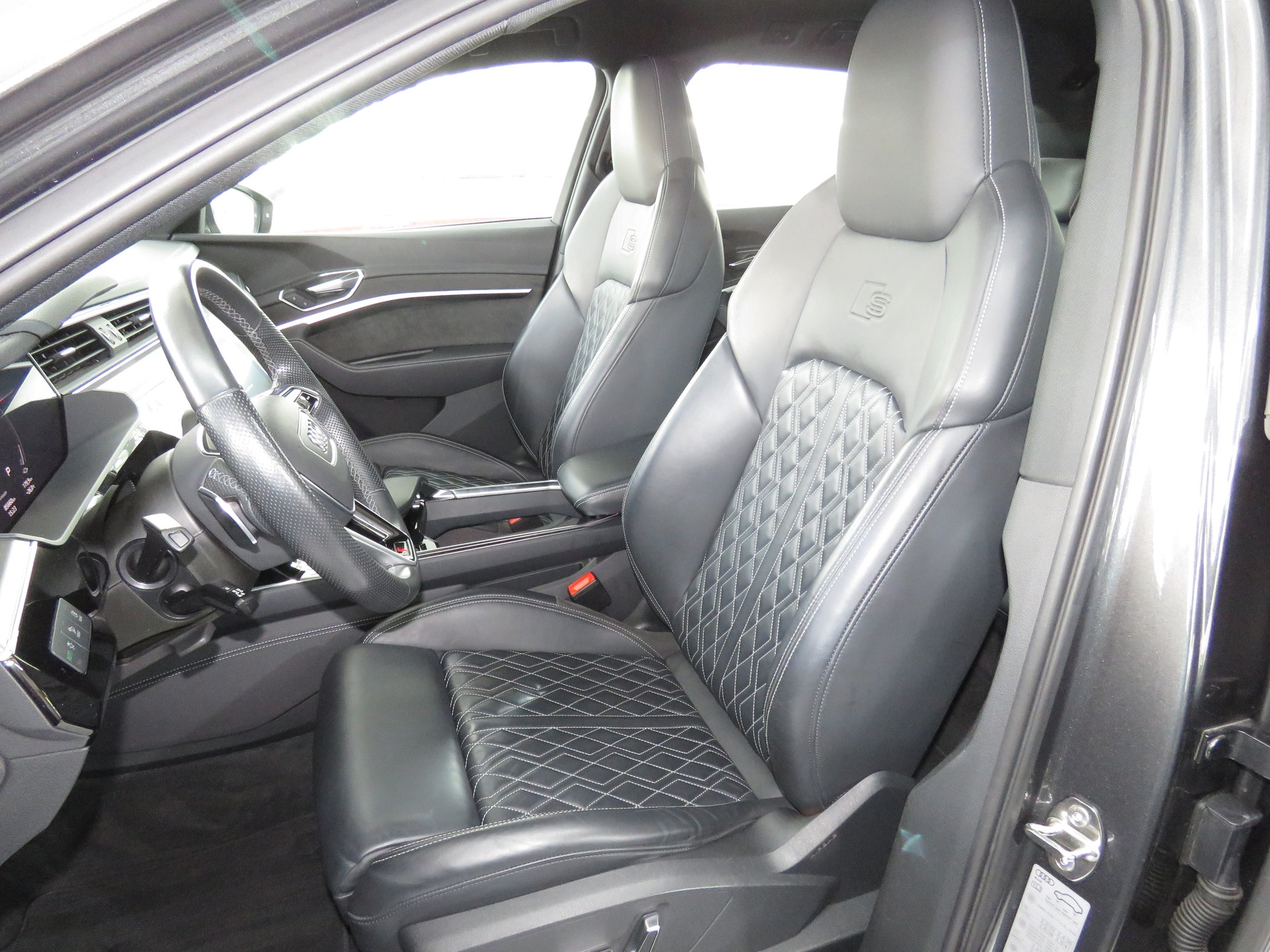 AUDI e-tron 50 S Line Attraction Quattro Automat-image-7