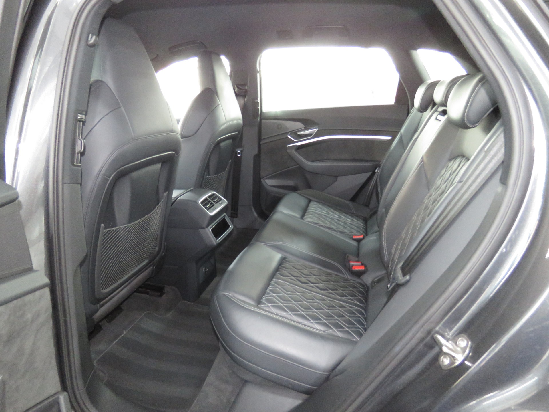 AUDI e-tron 50 S Line Attraction Quattro Automat-image-8