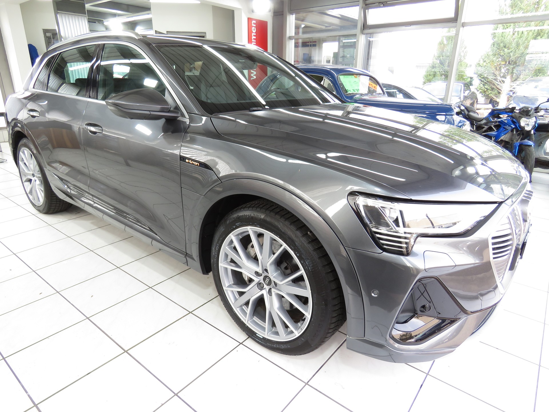 AUDI e-tron 50 S Line Attraction Quattro Automat-showroom-element-2