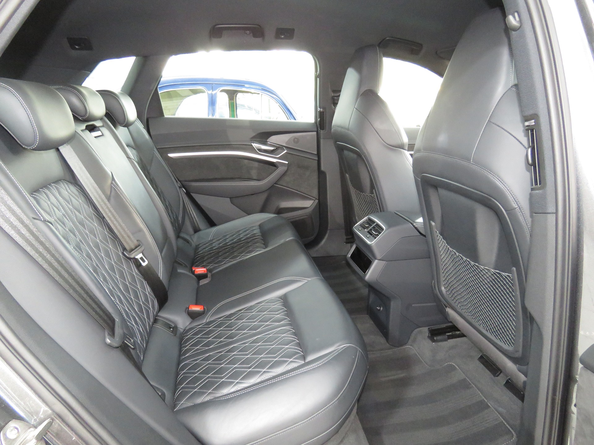 AUDI e-tron 50 S Line Attraction Quattro Automat-image-12