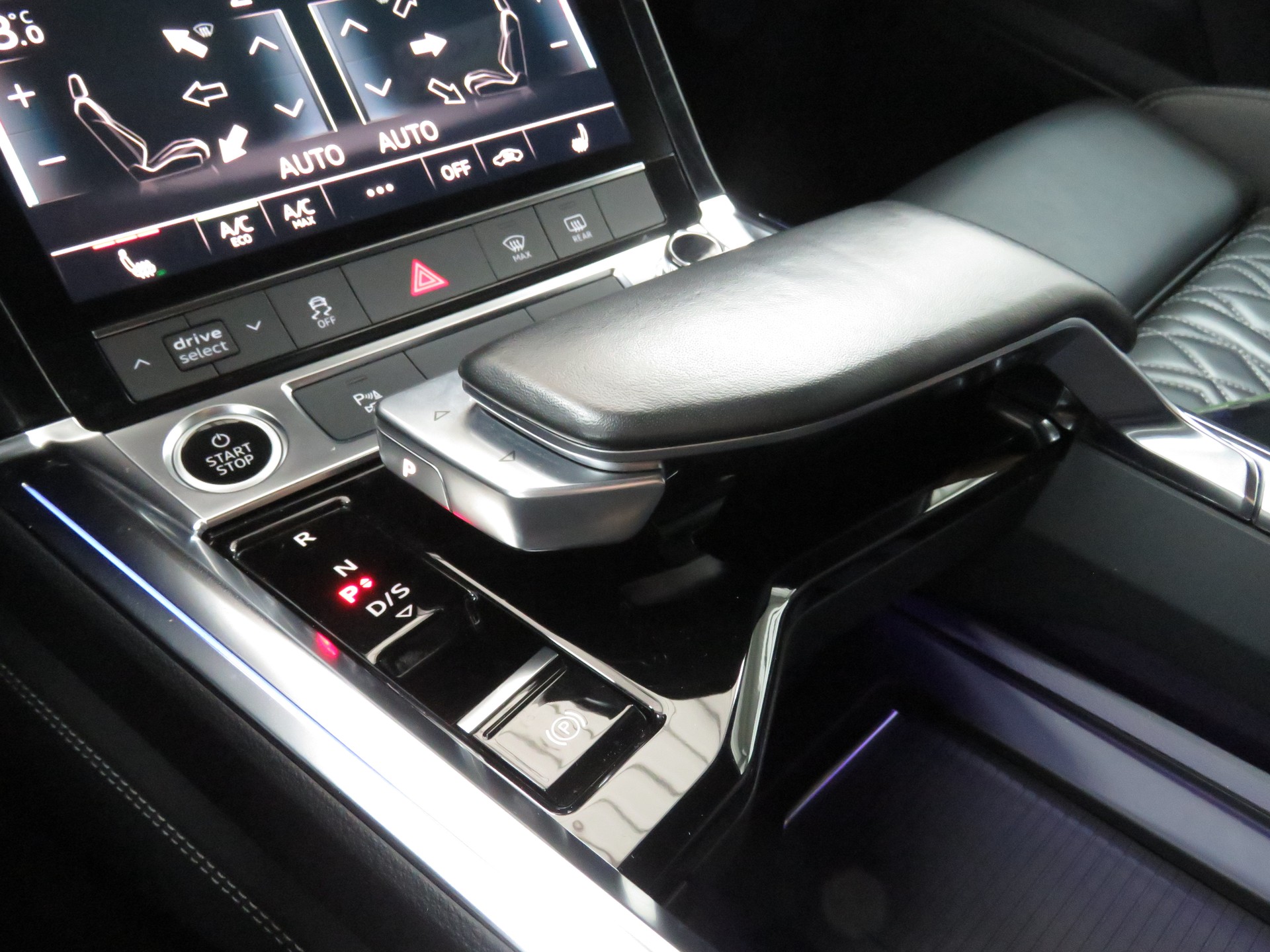 AUDI e-tron 50 S Line Attraction Quattro Automat-image-17
