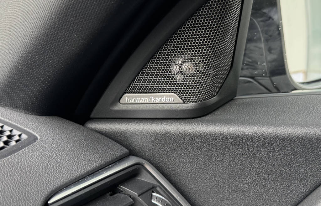 BMW M240i xDrive Steptronic-image-19