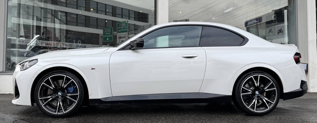 BMW M240i xDrive Steptronic-image-2
