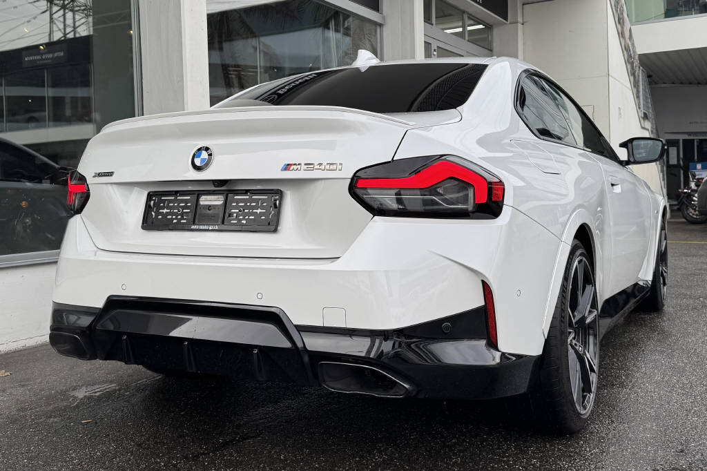 BMW M240i xDrive Steptronic-image-4
