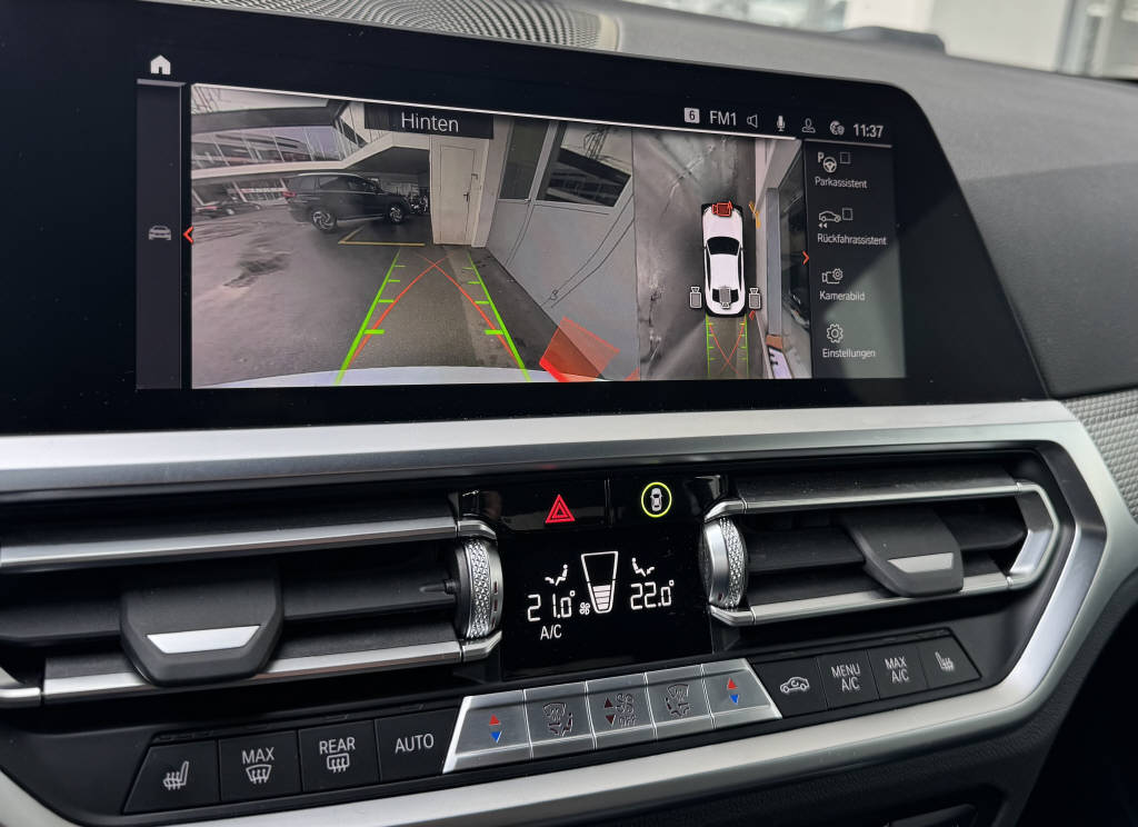 BMW M240i xDrive Steptronic-image-16