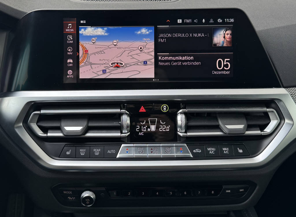 BMW M240i xDrive Steptronic-image-15