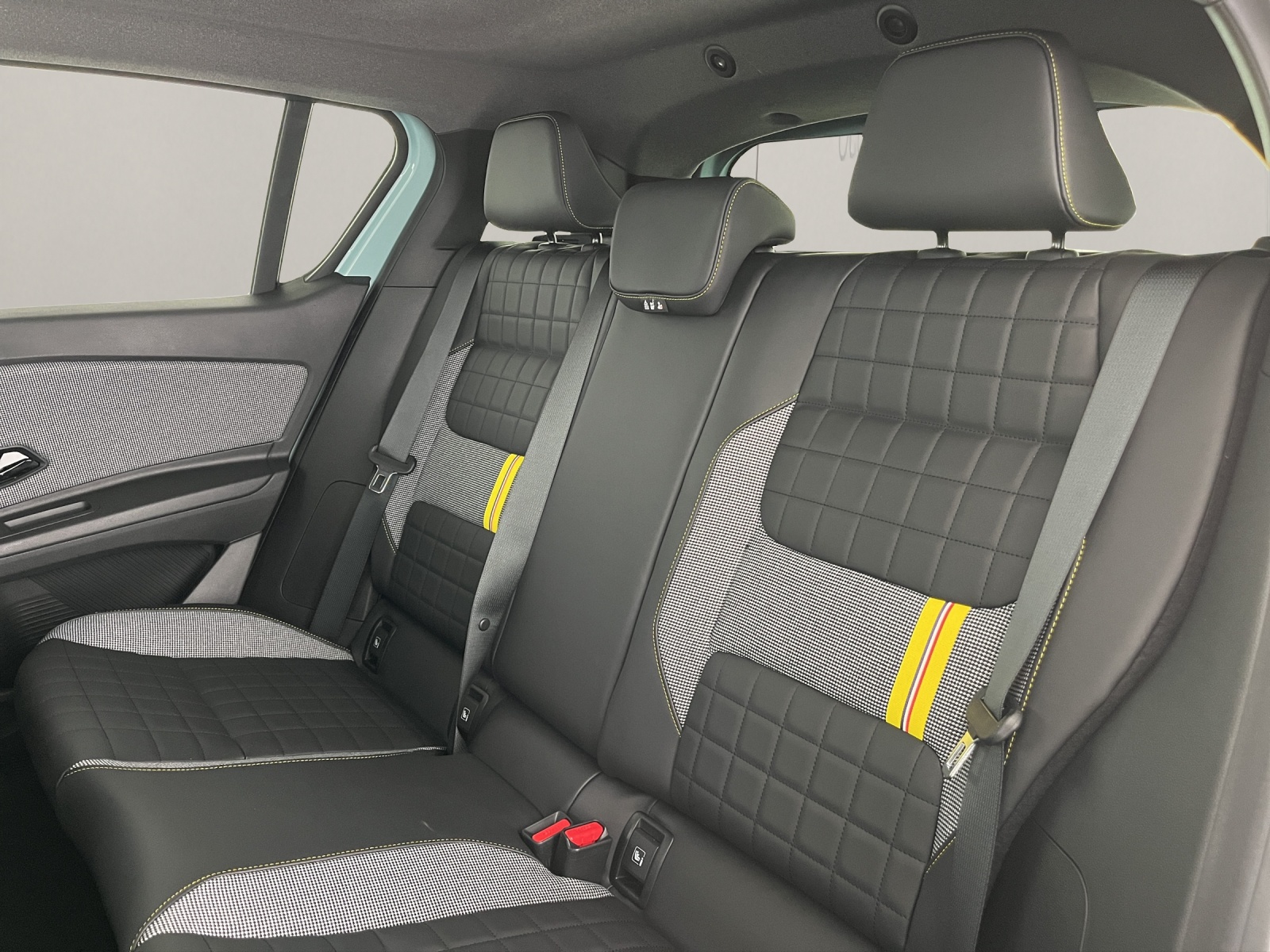 RENAULT R4 E-Tech Comfort Range plein sud iconic-image-16