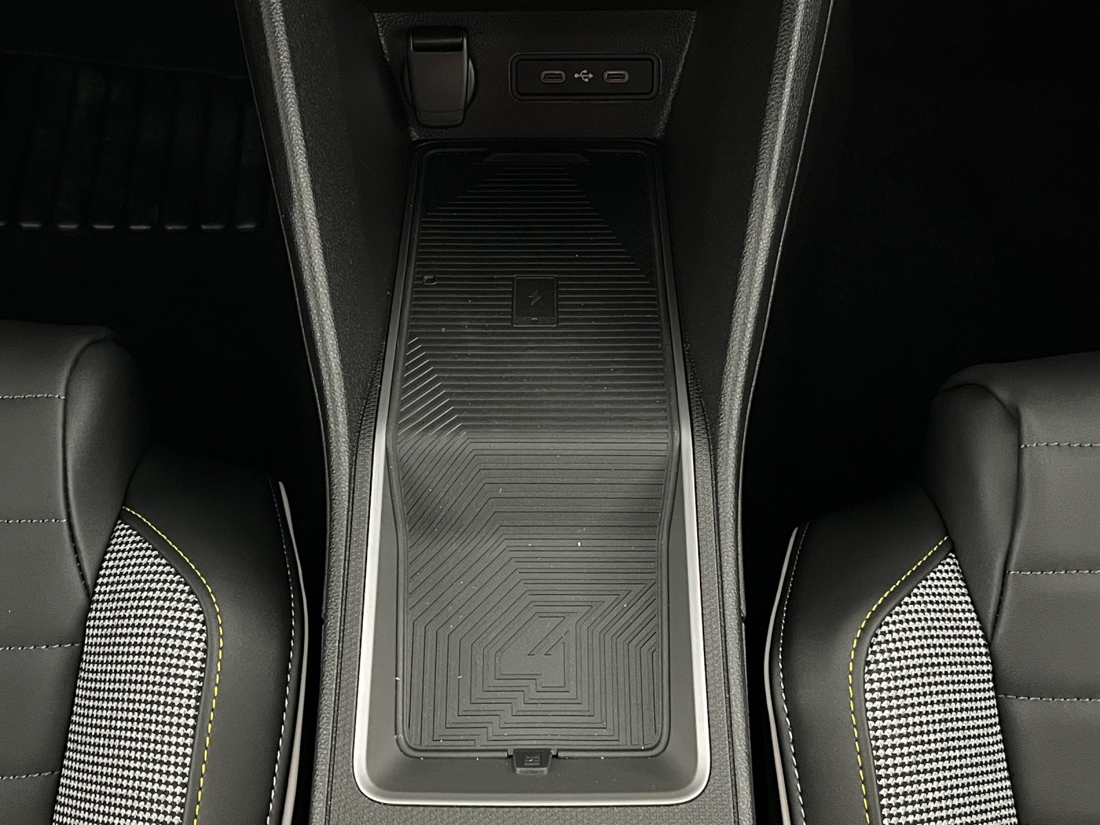 RENAULT R4 E-Tech Comfort Range plein sud iconic-image-13