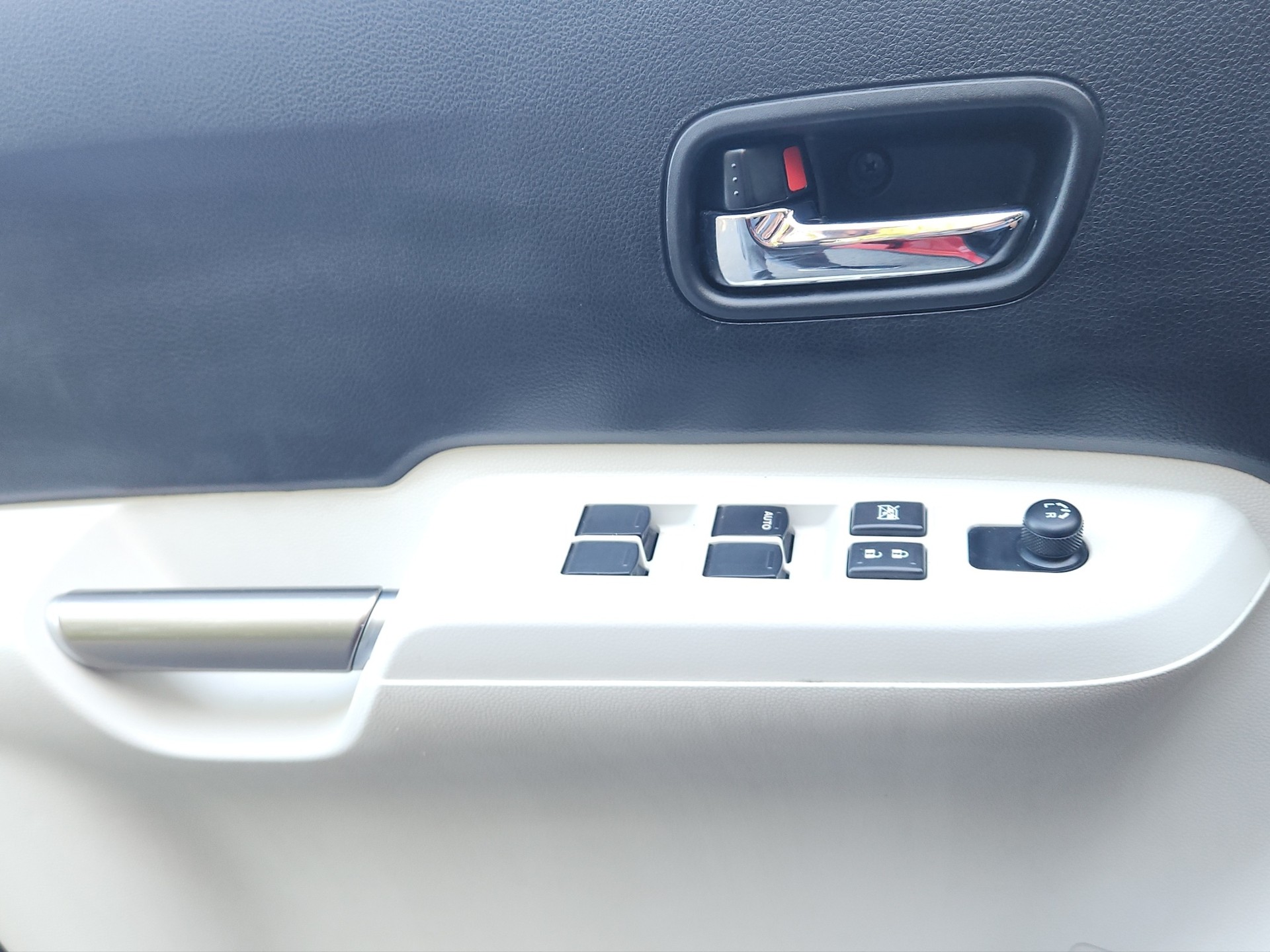SUZUKI Ignis 1.2i Compact Top Hybrid 4x4-image-10