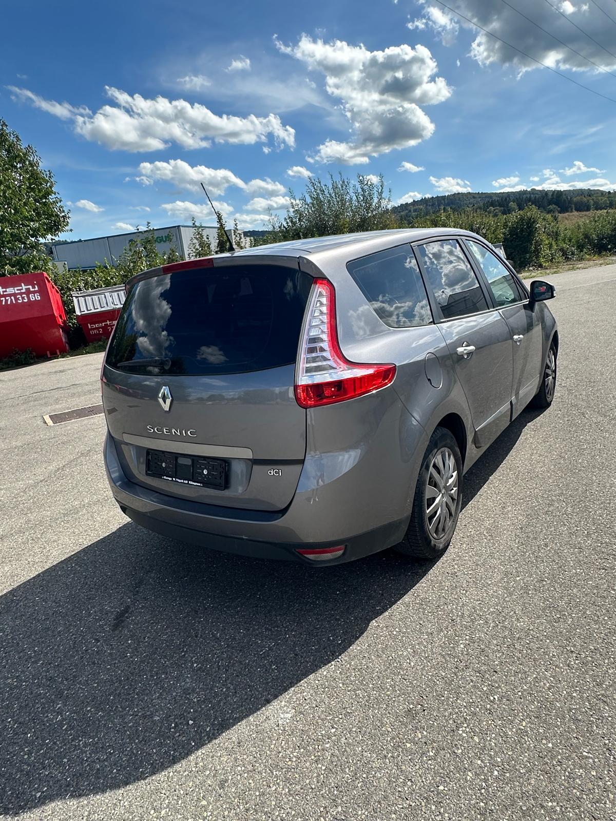 RENAULT Grand Scénic 1.9 dCi Dynamique-image-2