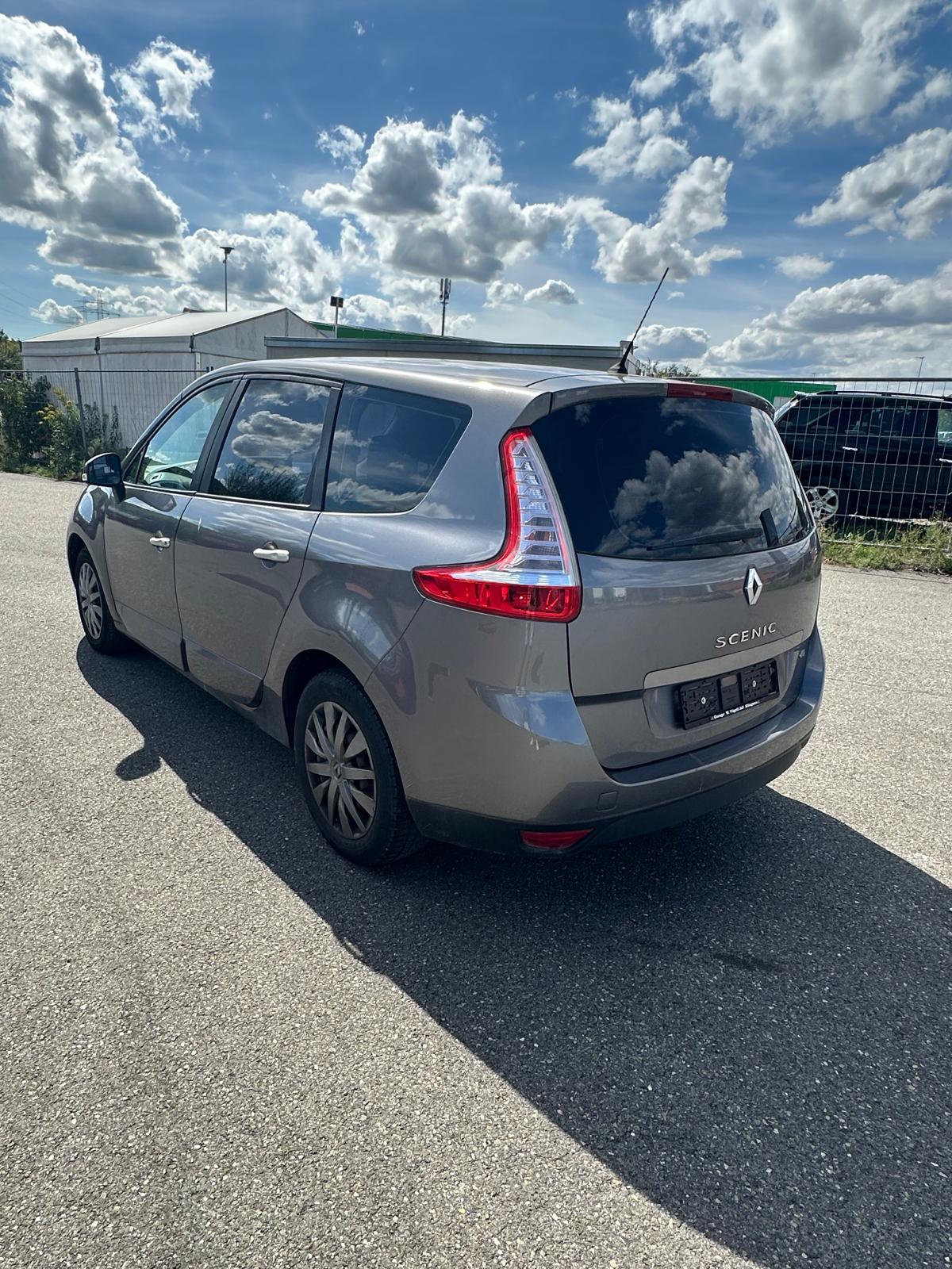 RENAULT Grand Scénic 1.9 dCi Dynamique-image-5