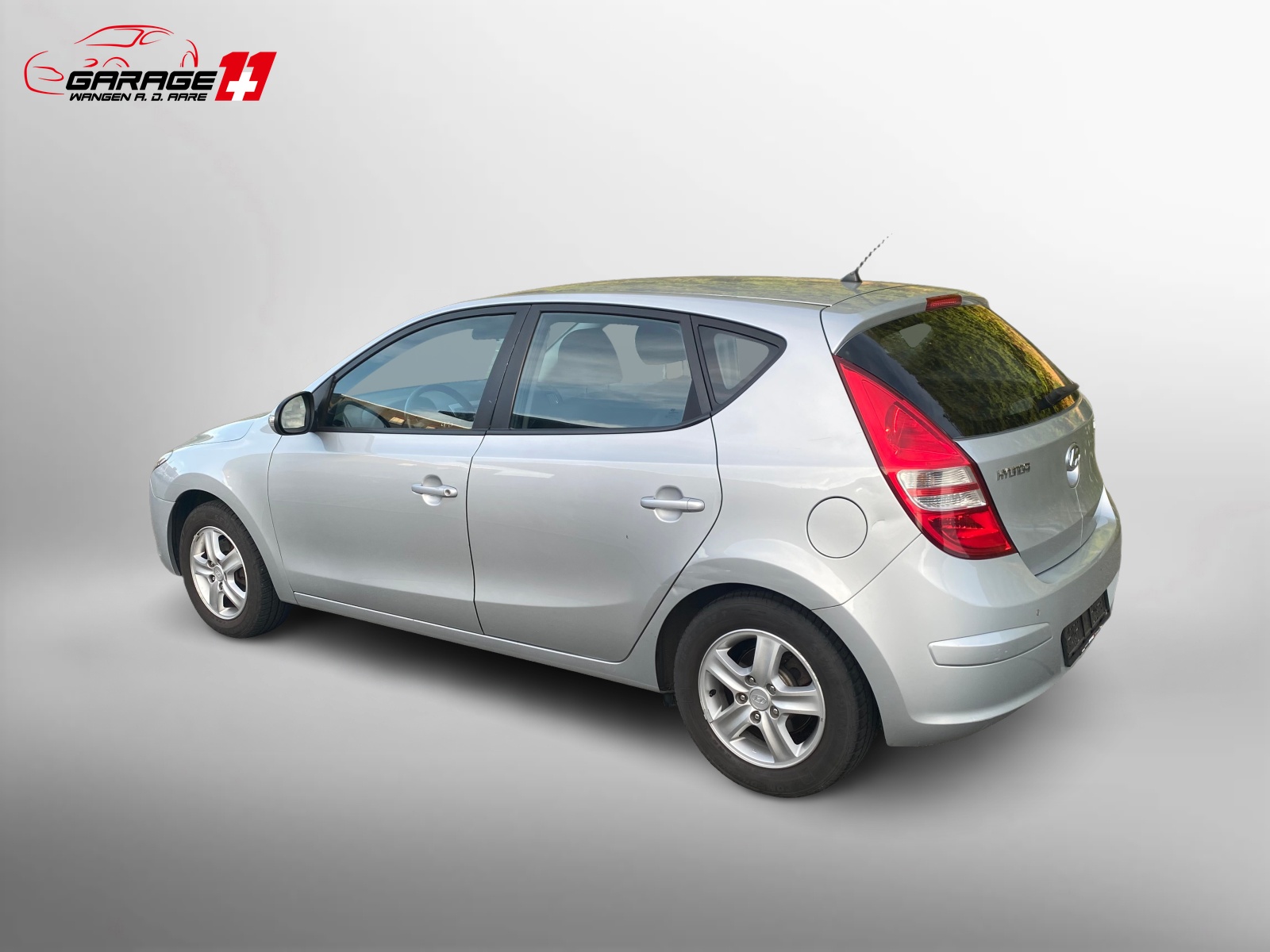 HYUNDAI i30 1.6 Swiss Plus Edition Automatic-image-2
