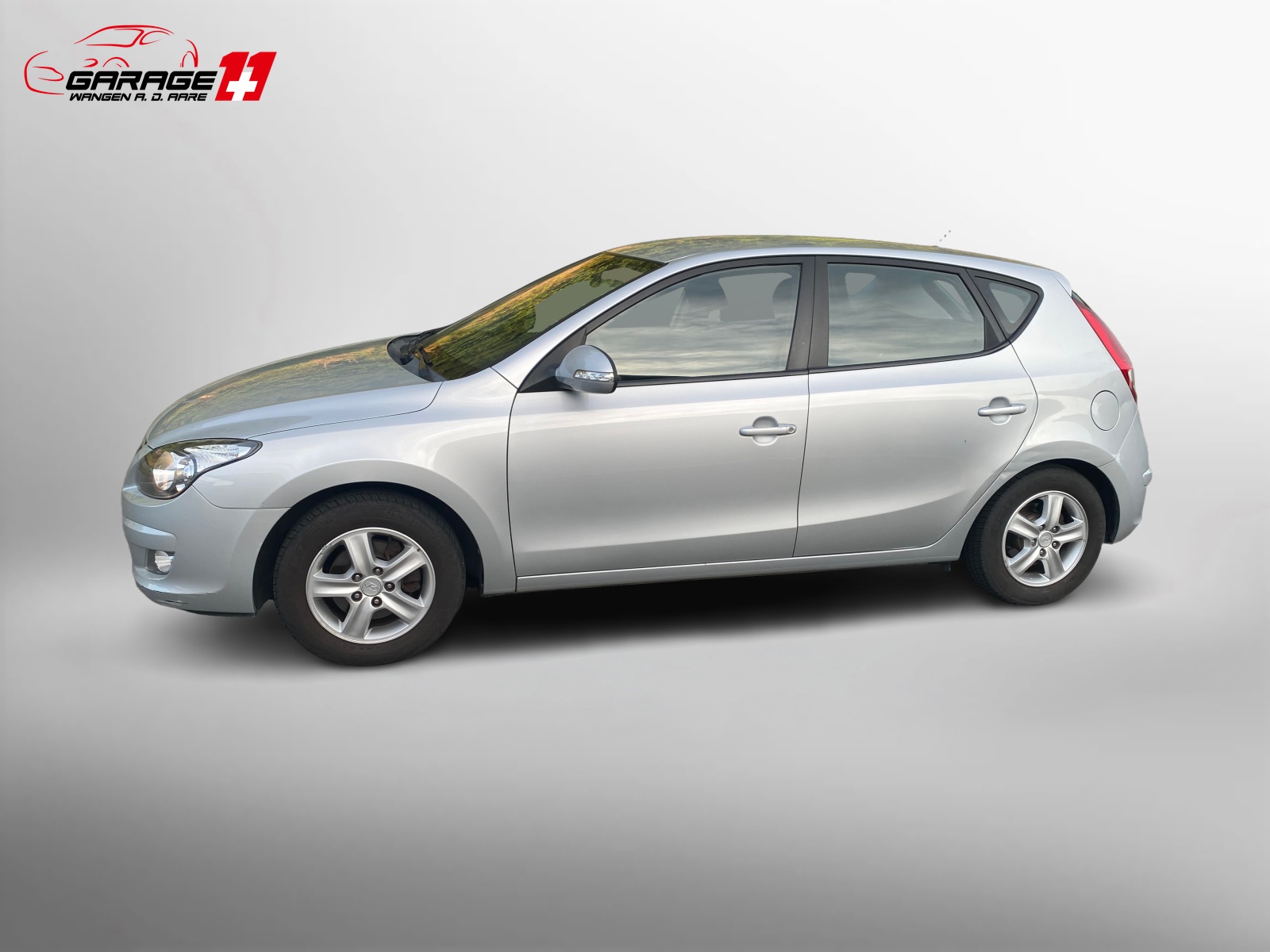 HYUNDAI i30 1.6 Swiss Plus Edition Automatic-image-1