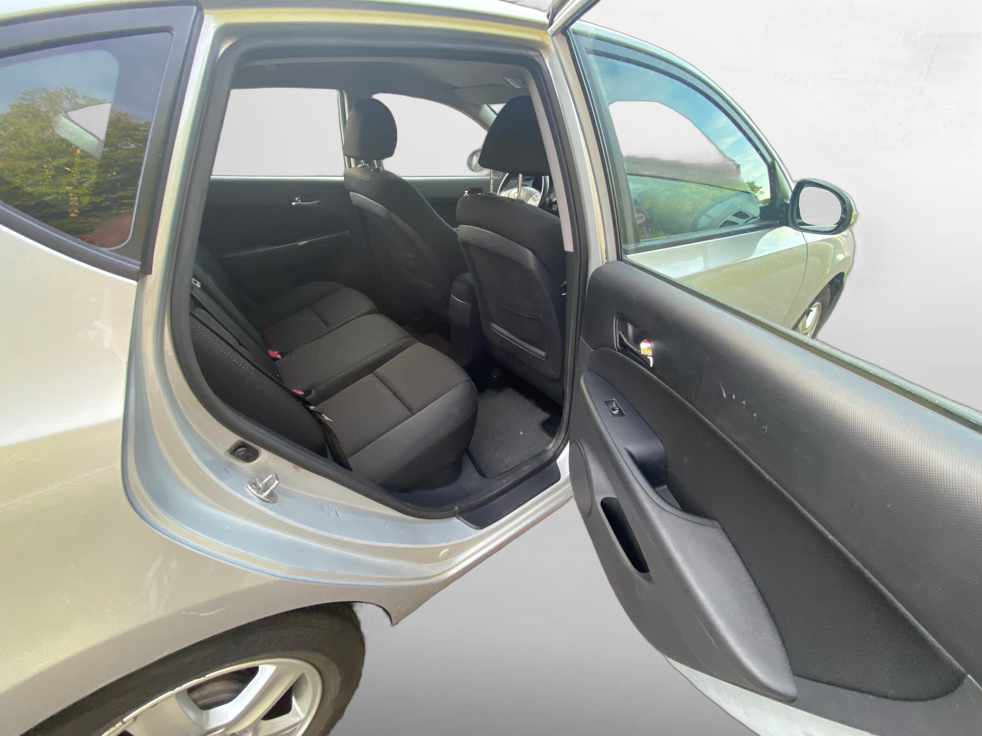 HYUNDAI i30 1.6 Swiss Plus Edition Automatic-image-10