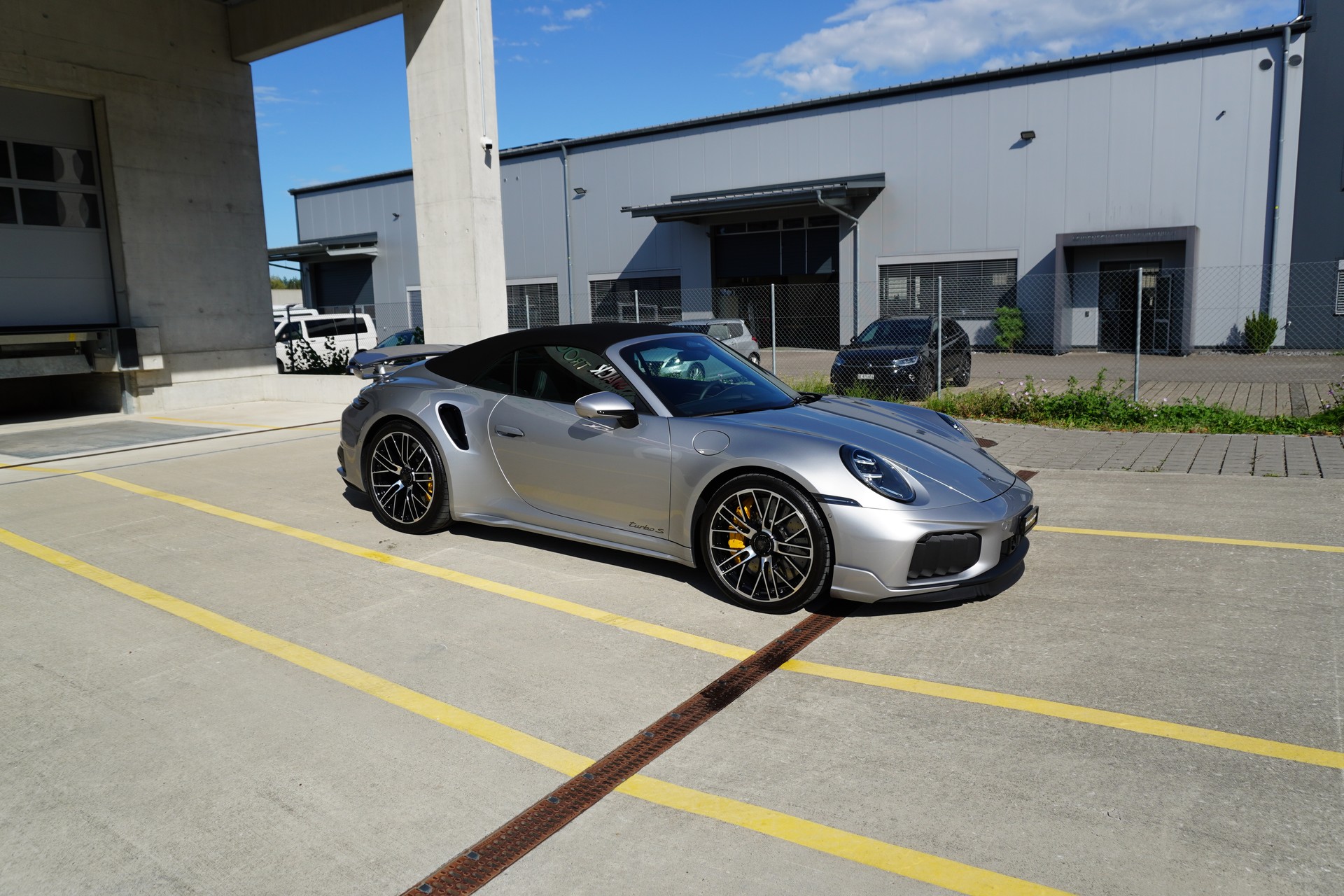 PORSCHE 911 Turbo S Cabriolet PDK-image-4