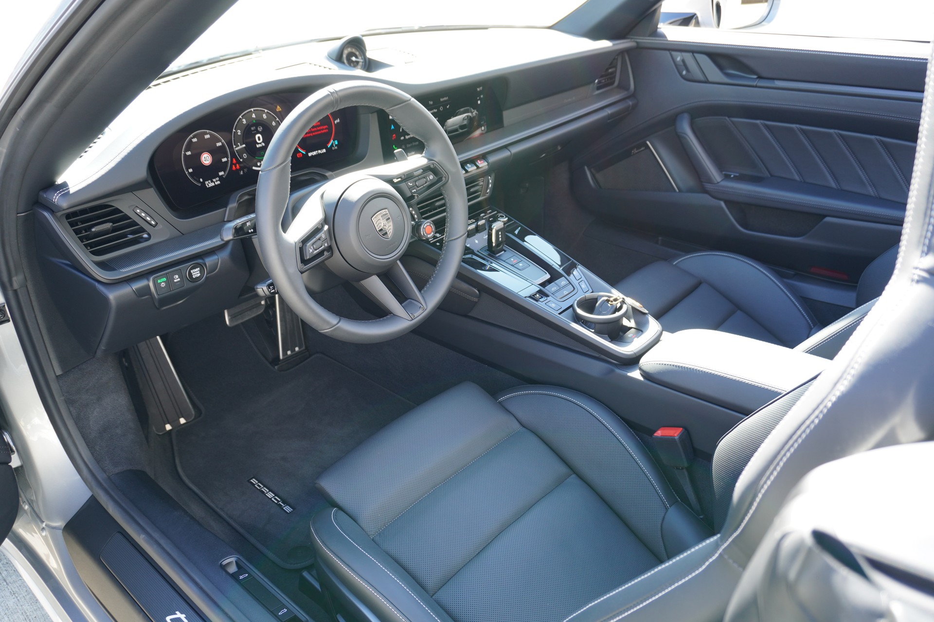 PORSCHE 911 Turbo S Cabriolet PDK-image-10