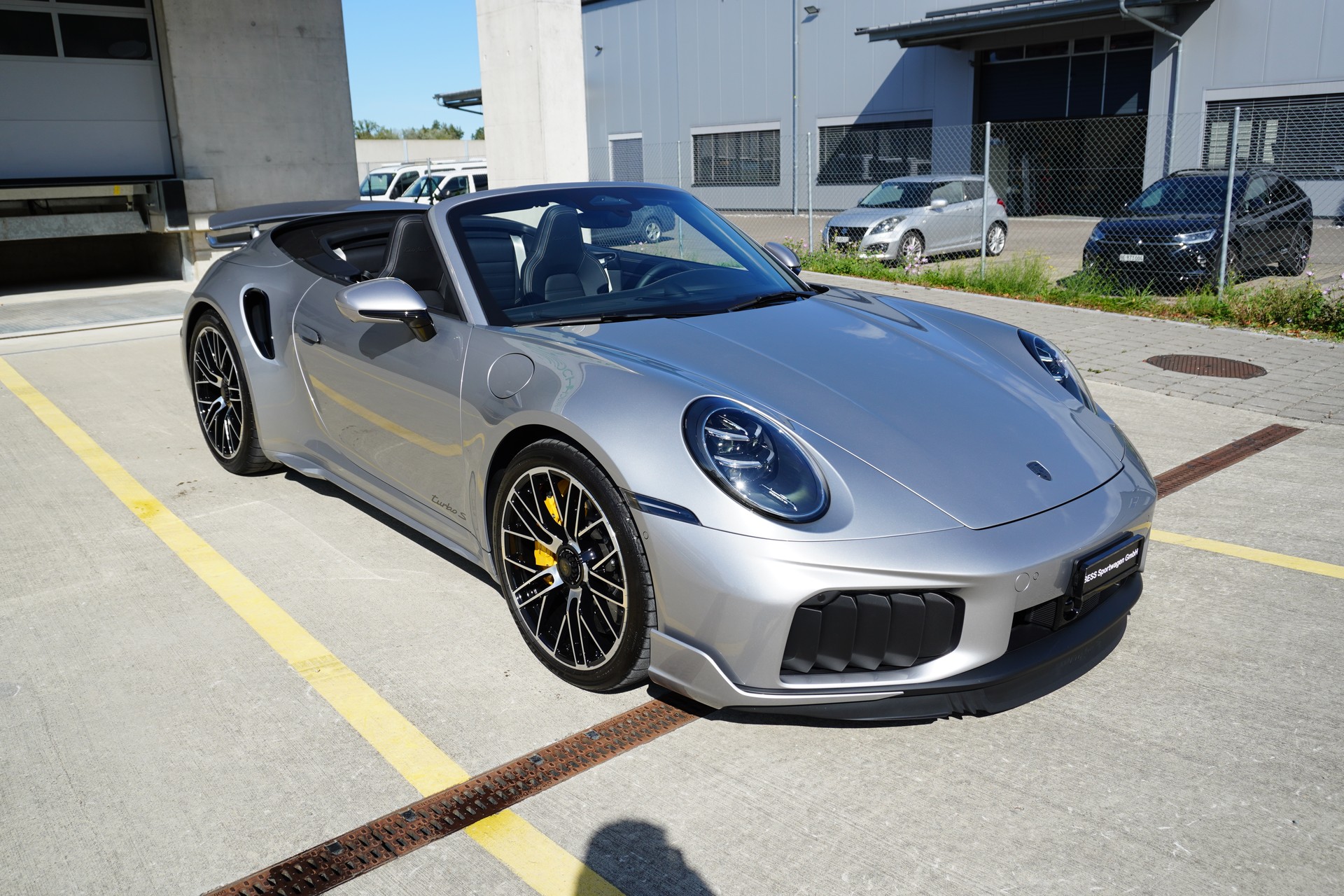 PORSCHE 911 Turbo S Cabriolet PDK-image-2