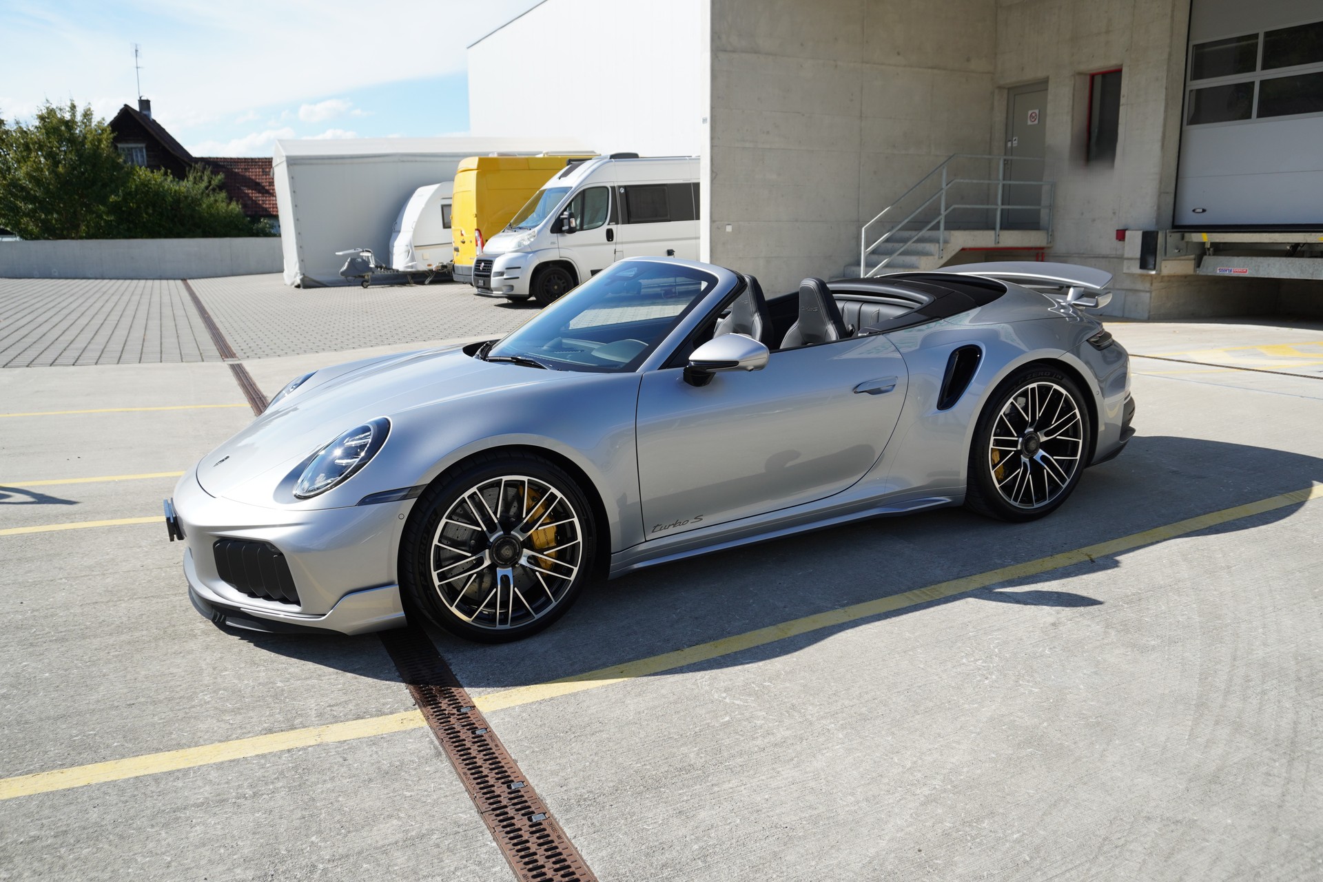 PORSCHE 911 Turbo S Cabriolet PDK-image-3