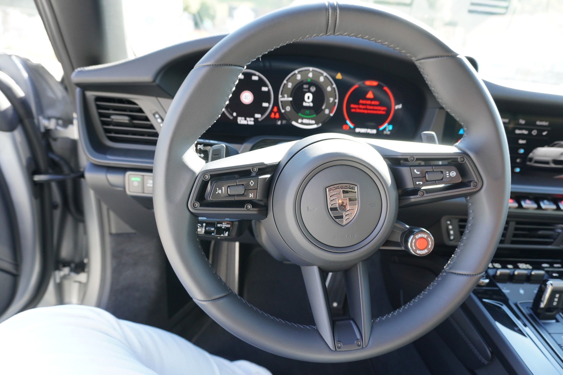 PORSCHE 911 Turbo S Cabriolet PDK-image-11