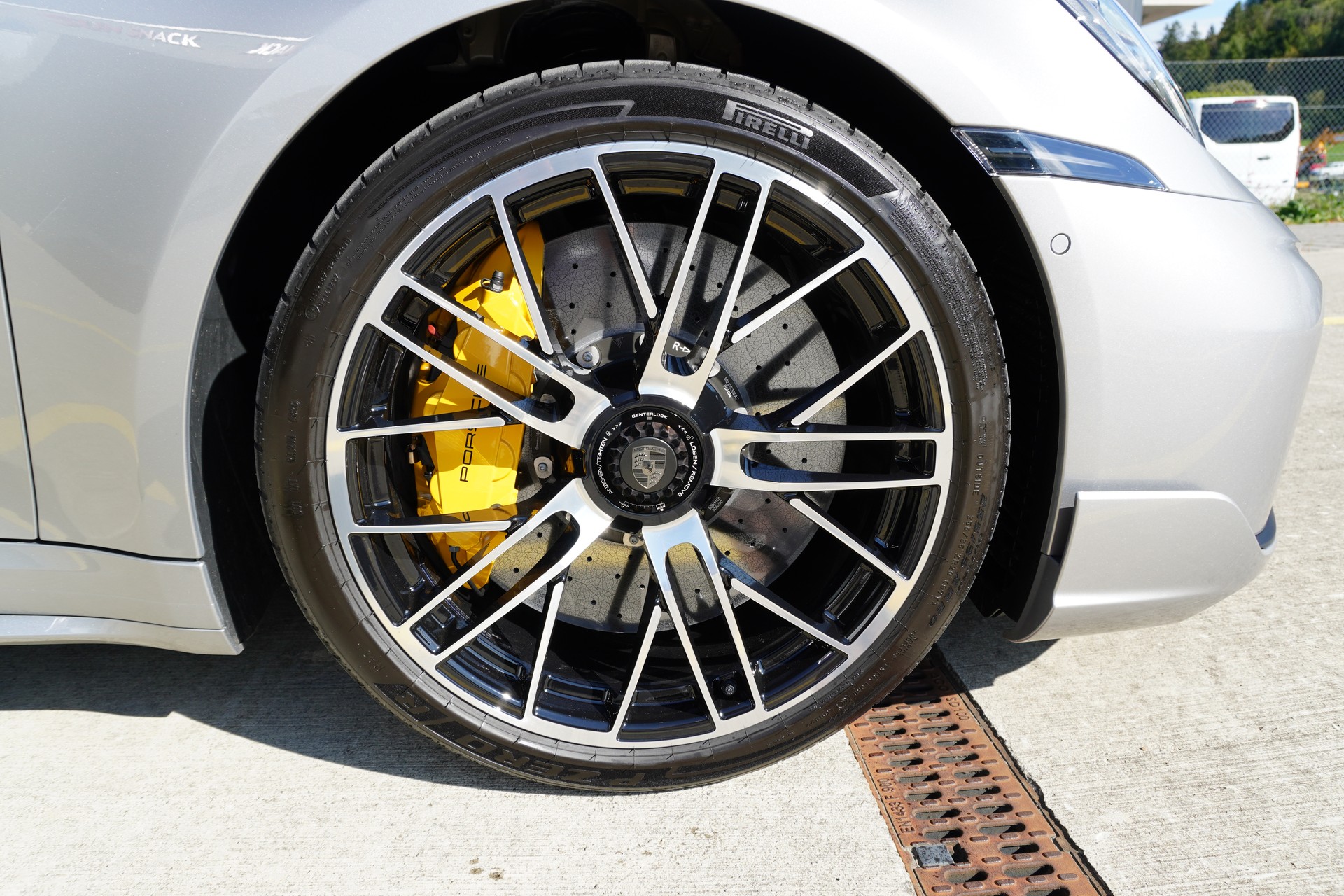 PORSCHE 911 Turbo S Cabriolet PDK-image-9