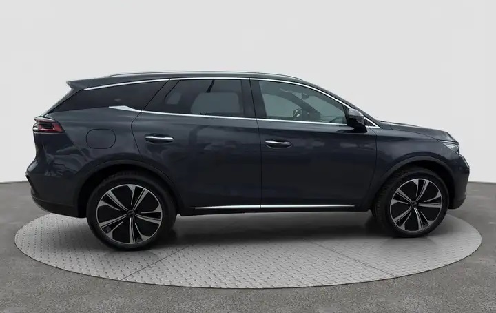 BYD Tang Flagship 4 x 4 / 7-Sitzer-image-1