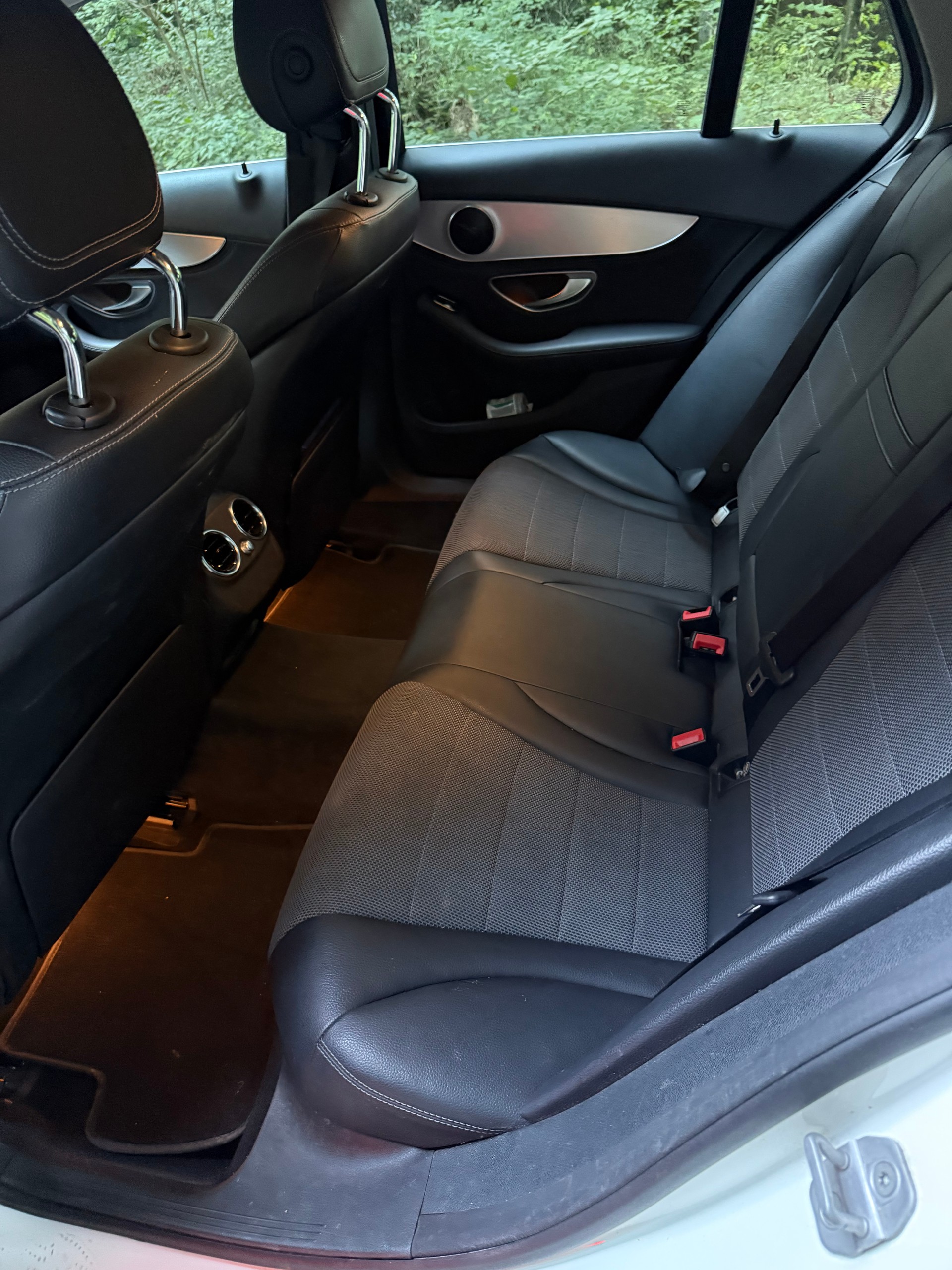 MERCEDES-BENZ C 180-image-4