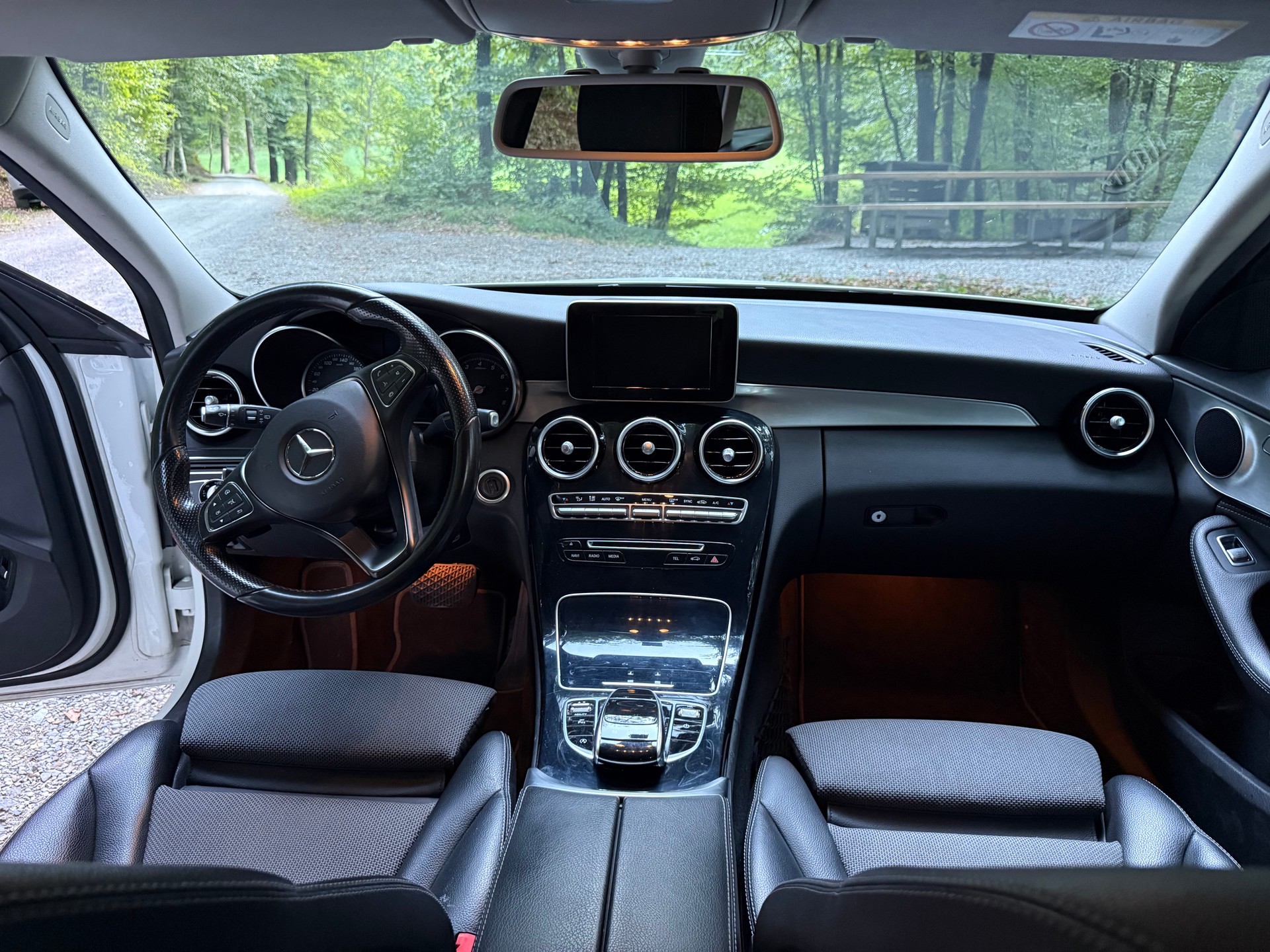 MERCEDES-BENZ C 180-image-3