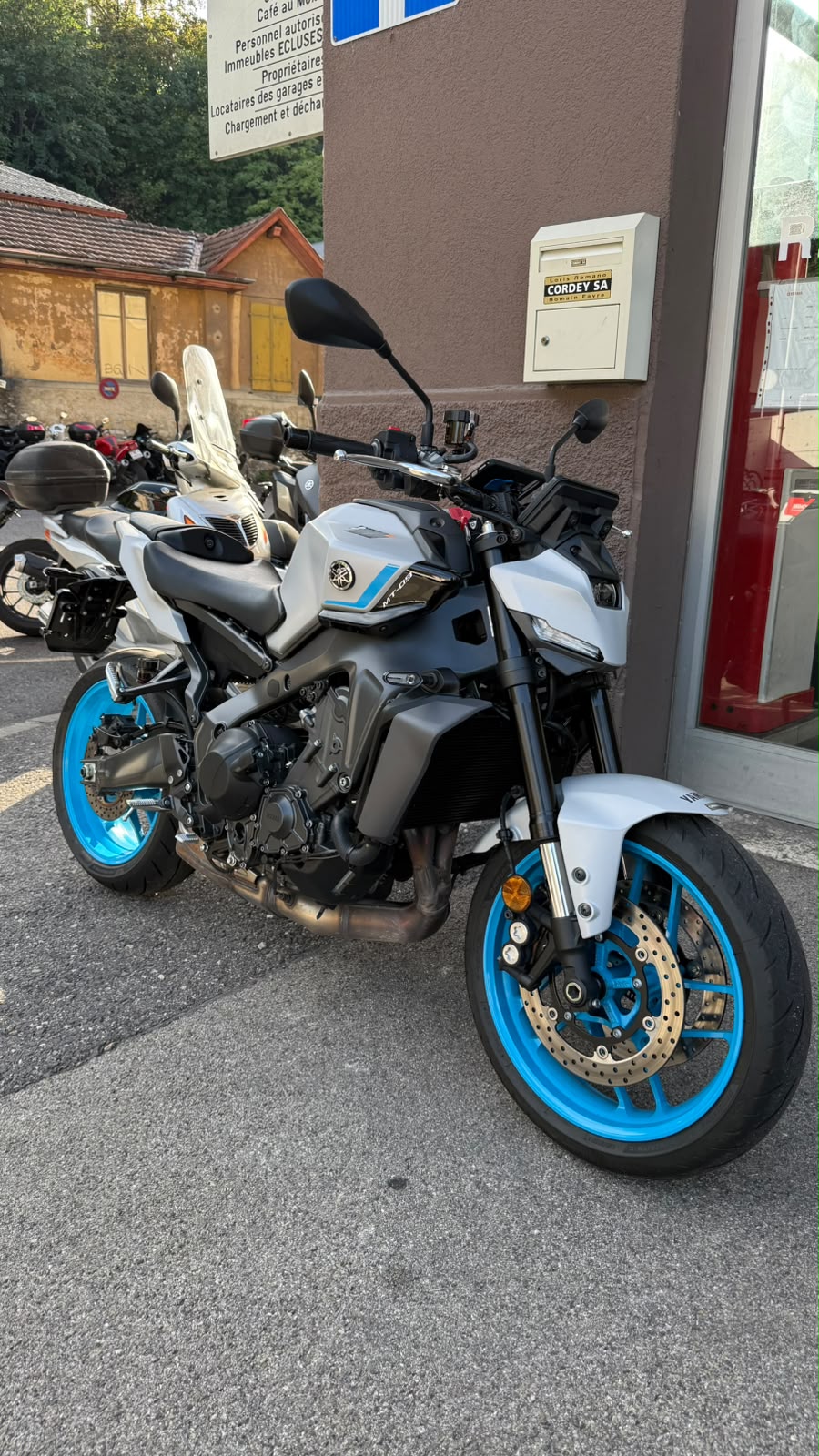YAMAHA MT-09 (35kW)-showroom-element-1
