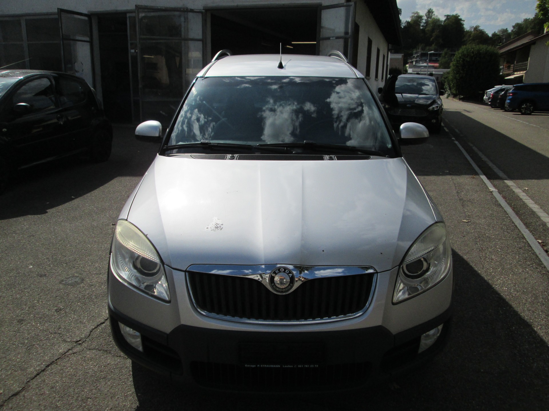 SKODA Roomster 1.6 Scout Automatic-image-6