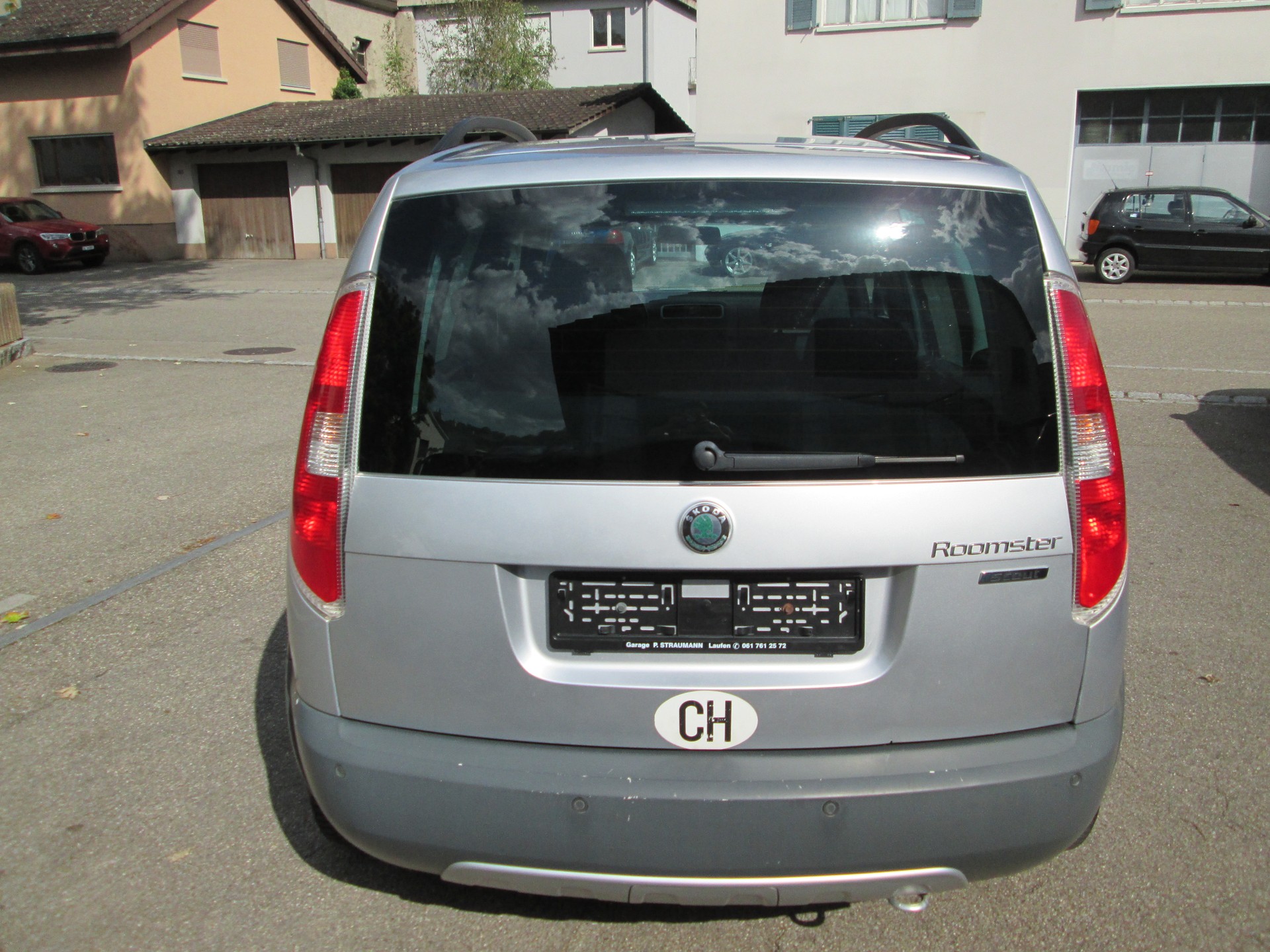 SKODA Roomster 1.6 Scout Automatic-image-3