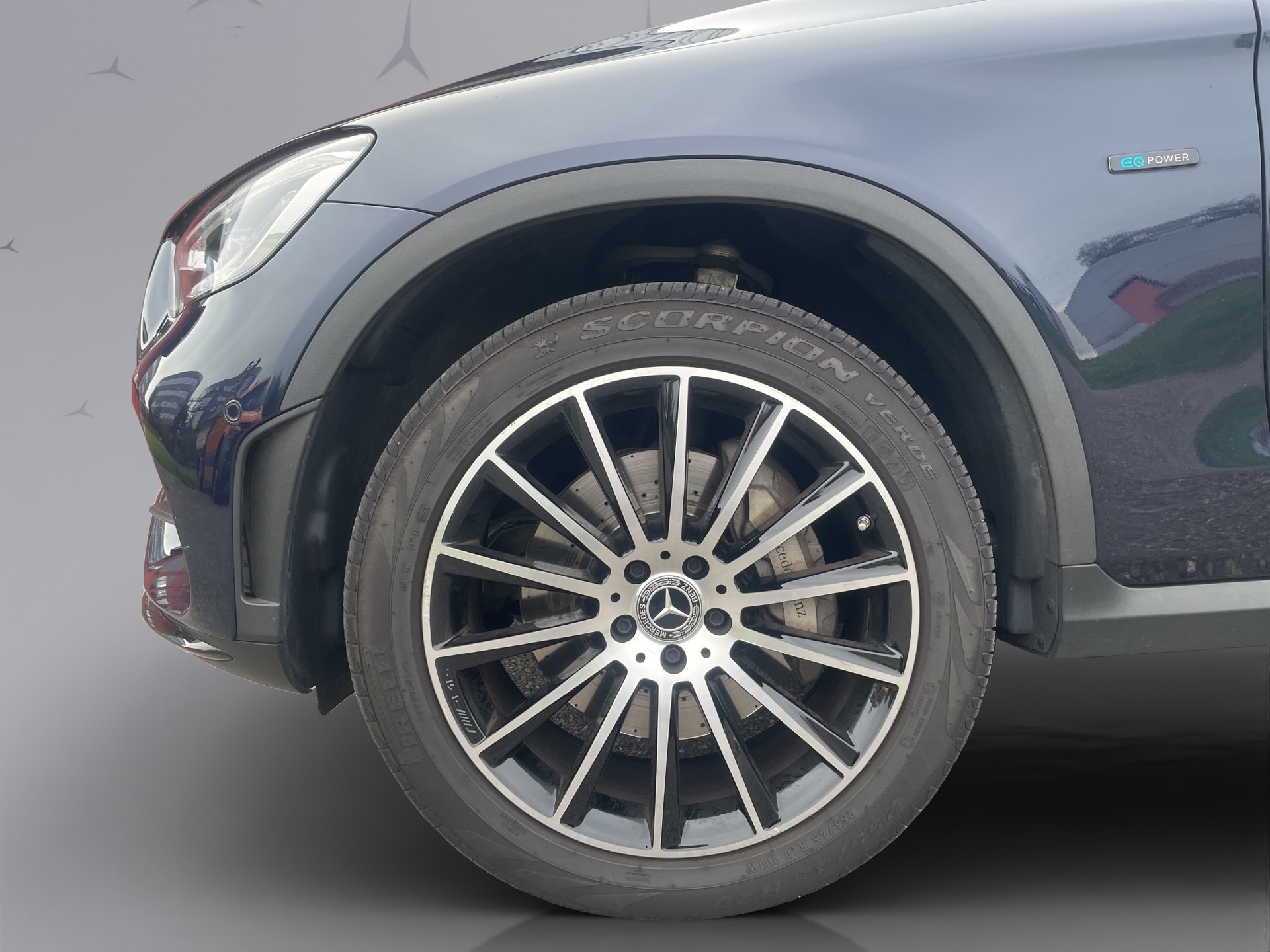 MERCEDES-BENZ GLC 300 de AMG Line 4m-image-2