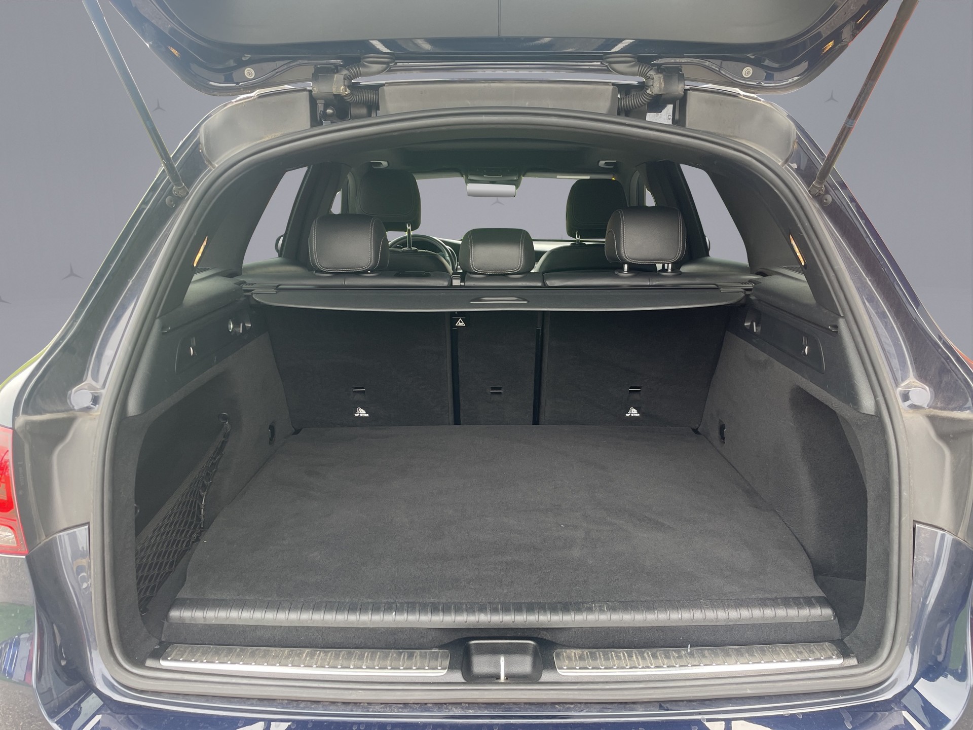 MERCEDES-BENZ GLC 300 de AMG Line 4m-image-21