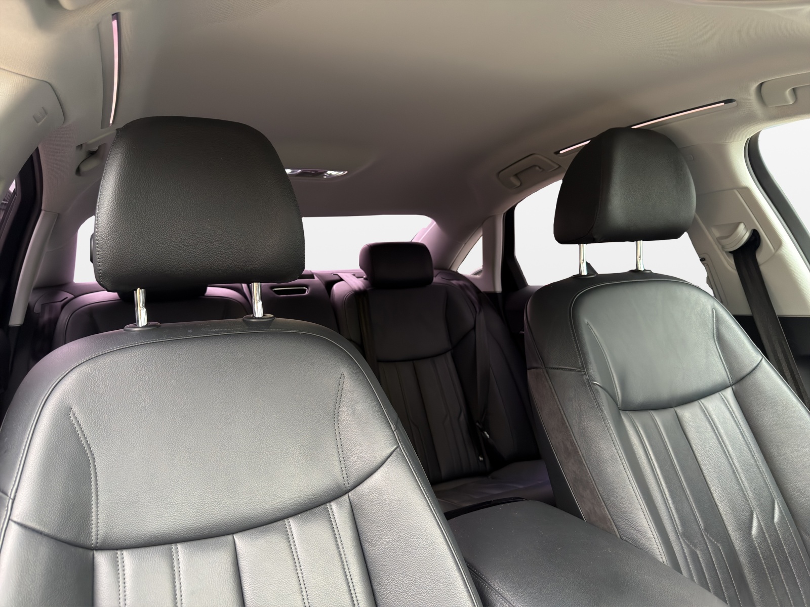AUDI A8 L 3.0 TDI quattro tiptronic-image-15